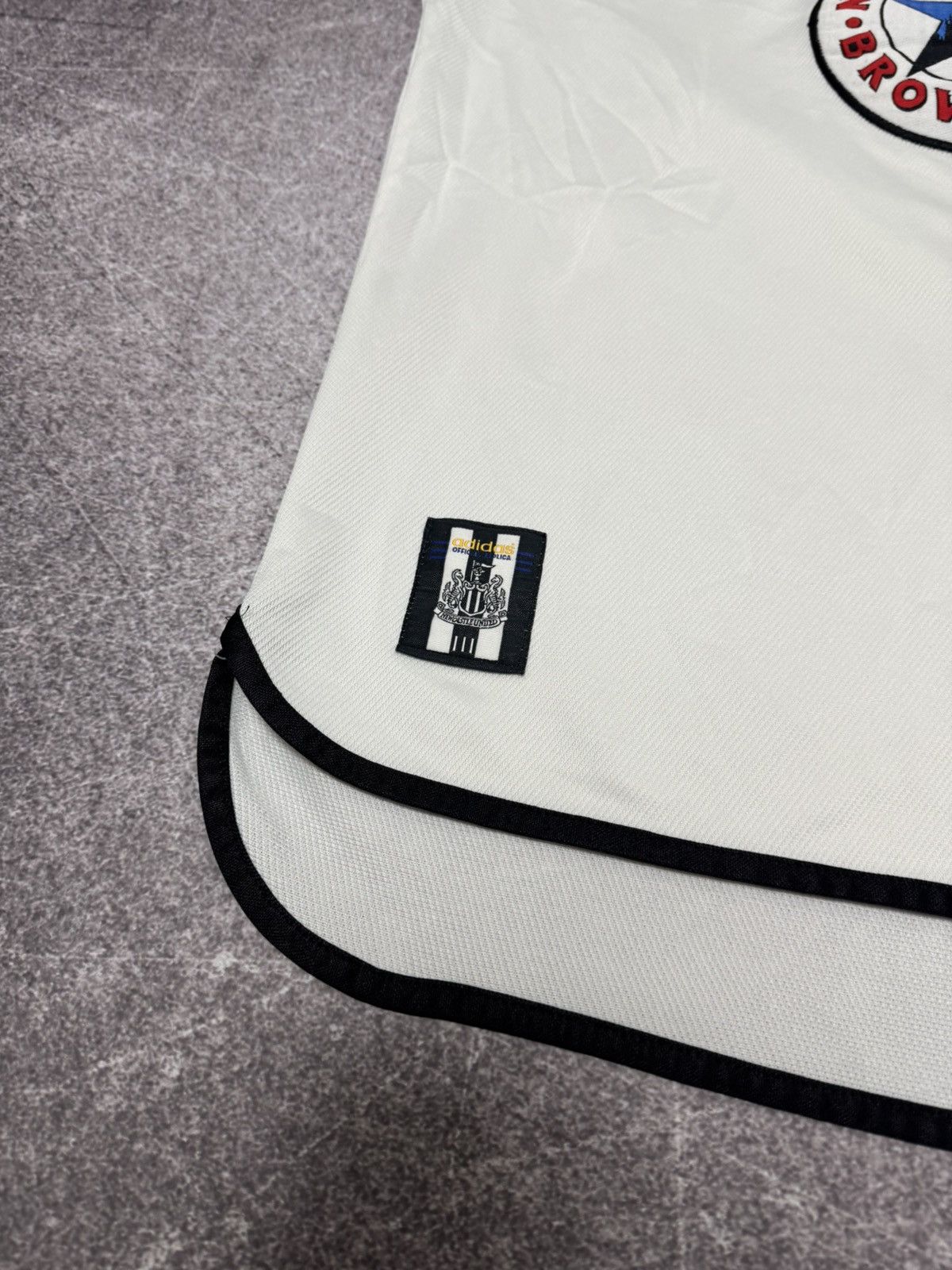 Adidas Newcastle United 1999/2000 Home Vintage Jersey Blokecore Size US S / EU 44-46 / 1 - 7 Thumbnail