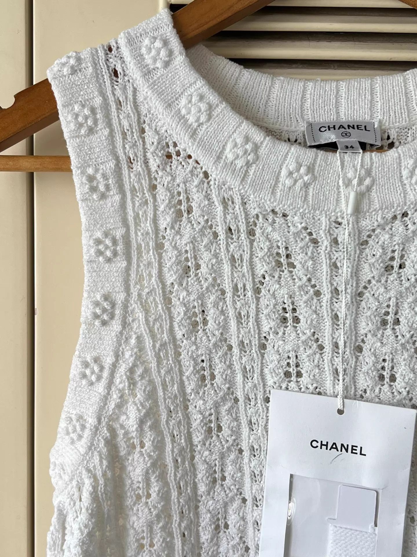 Chanel CHANEL White Crochet Openwork Knit Vest 34 Size XS / US 0-2 / IT 36-38 - 4 Thumbnail