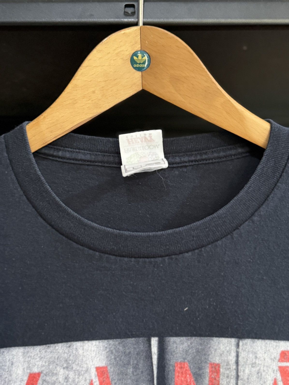 Band Tees × Vintage Vintage MANA Amar Es Combatir Pop Band Faded Tee Size US L / EU 52-54 / 3 - 4 Thumbnail