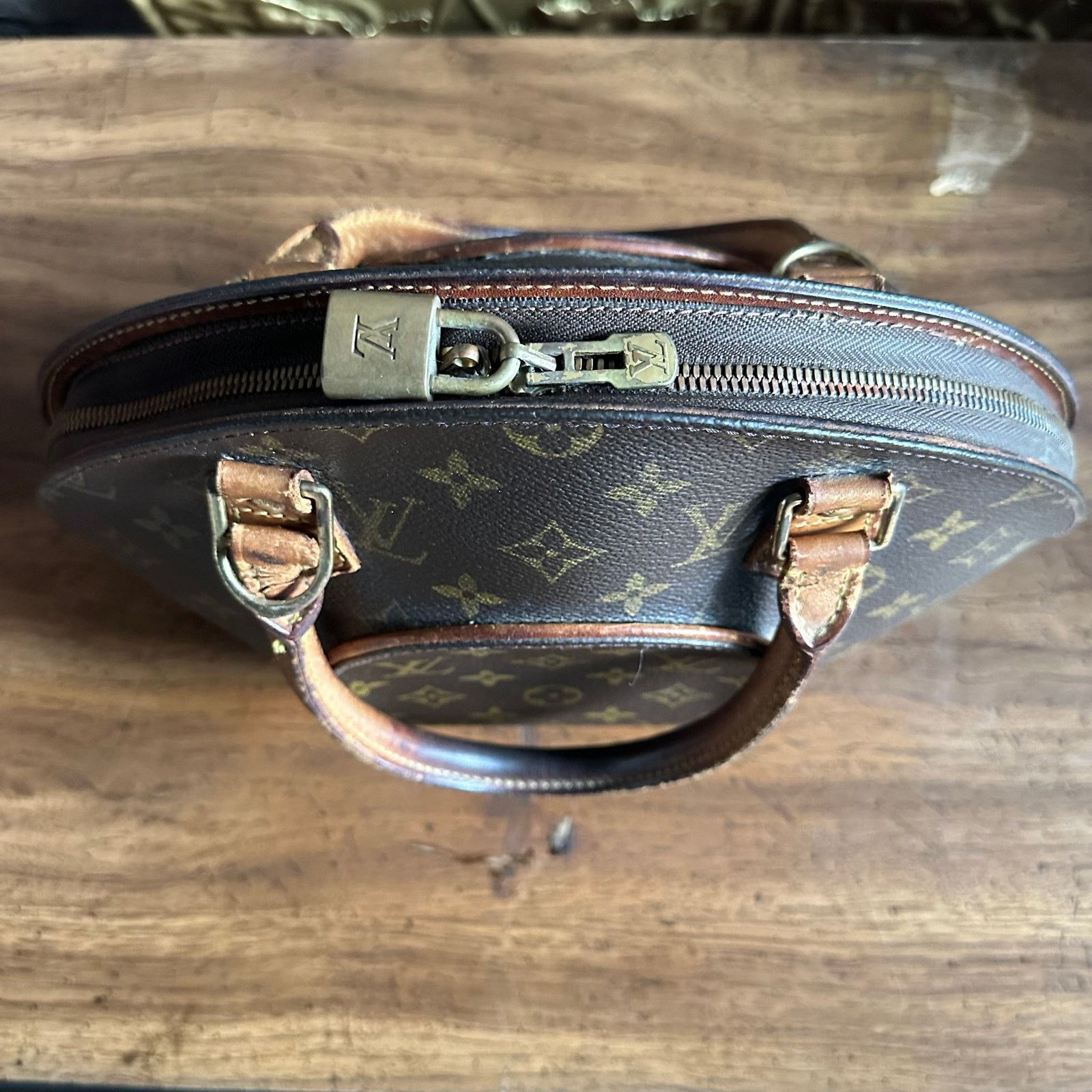 Louis Vuitton Vintage Louis Vuitton 1997 Monogram Ellipse PM Bag Size ONE SIZE - 6 Thumbnail