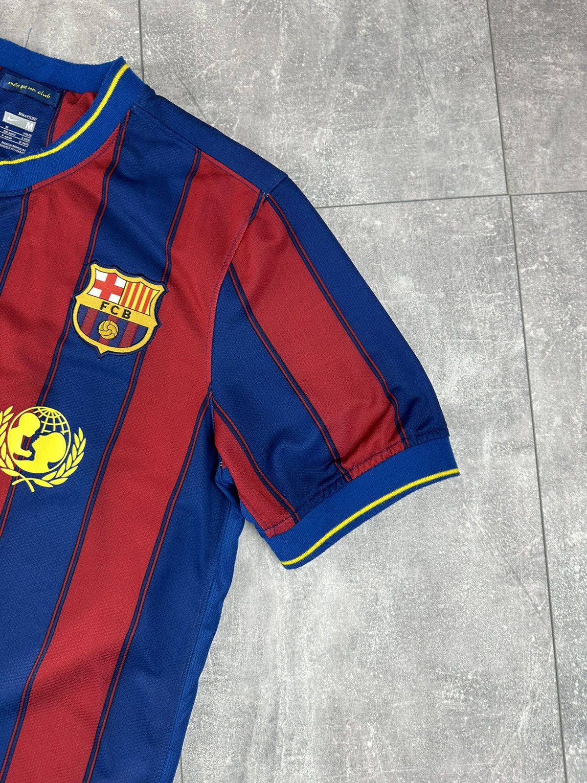 Nike Nike Barcelona FC #9 Ibrahimovic 2009/10 Home Soccer Jersey Size US M / EU 48-50 / 2 - 5 Thumbnail