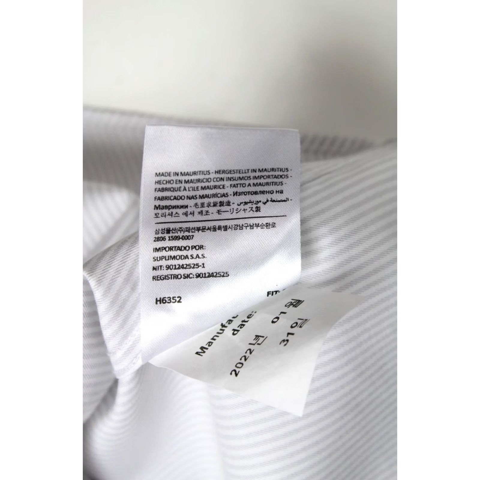 Suitsupply SUITSUPPLY Traveller Slim Fit Shirt Men's Button Up 38 / 15 White Cotton Pinstripe Collared Logo Size US M / EU 48-50 / 2 - 7 Thumbnail