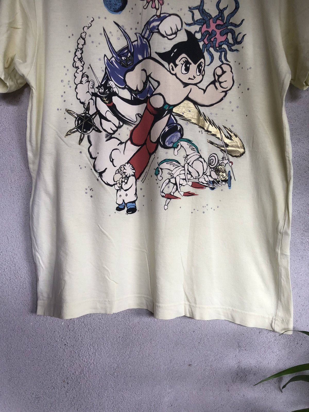 Anime × Japanese Brand × Vintage Vintage Y2K Uniqlo X Astro Boy Tezuka Production Tshirts Size US M / EU 48-50 / 2 - 7 Thumbnail