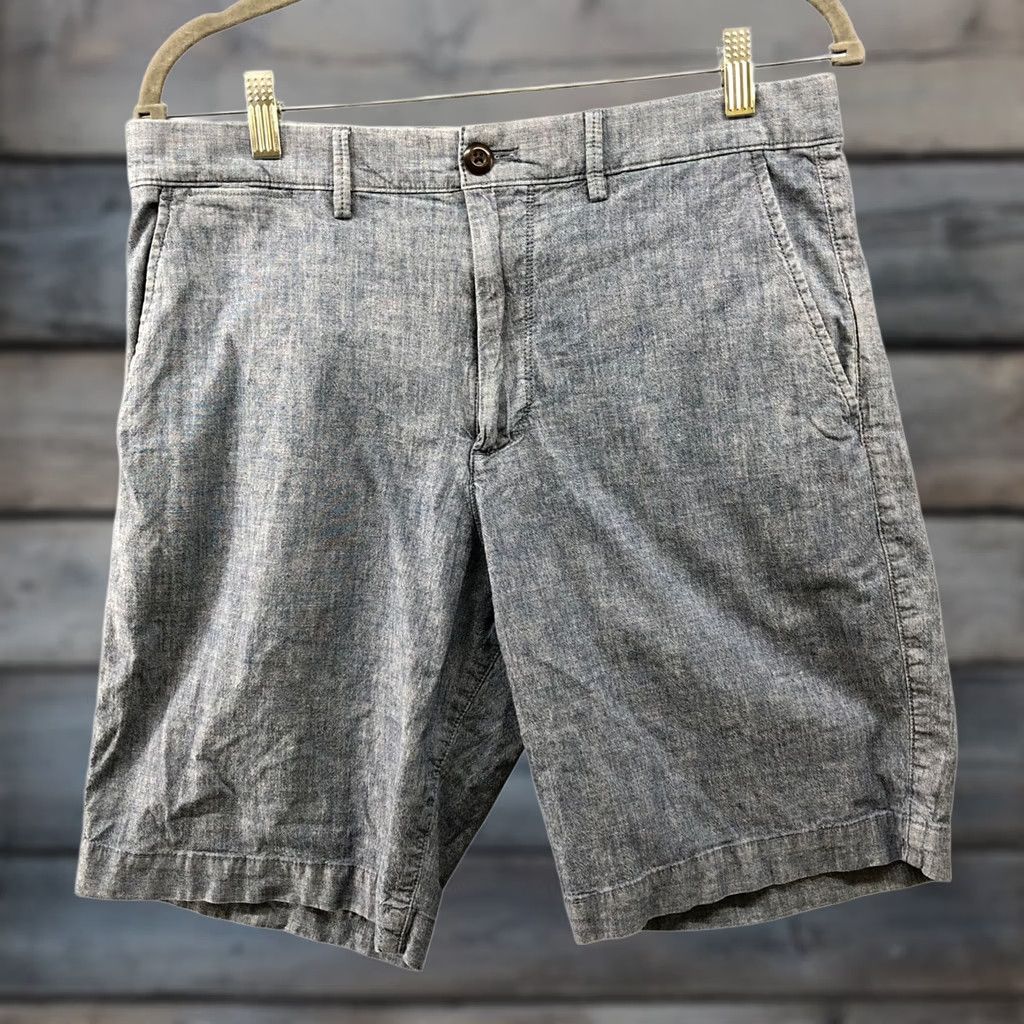 Gap Gap 10'' Chambray Chino Shorts Mens 32 Blue Lightweight Cotton Flat Front Side Zip Pockets Casual 10 in Inseam Regular Sizing Mens Size US 32 / EU 48 - 1 Thumbnail