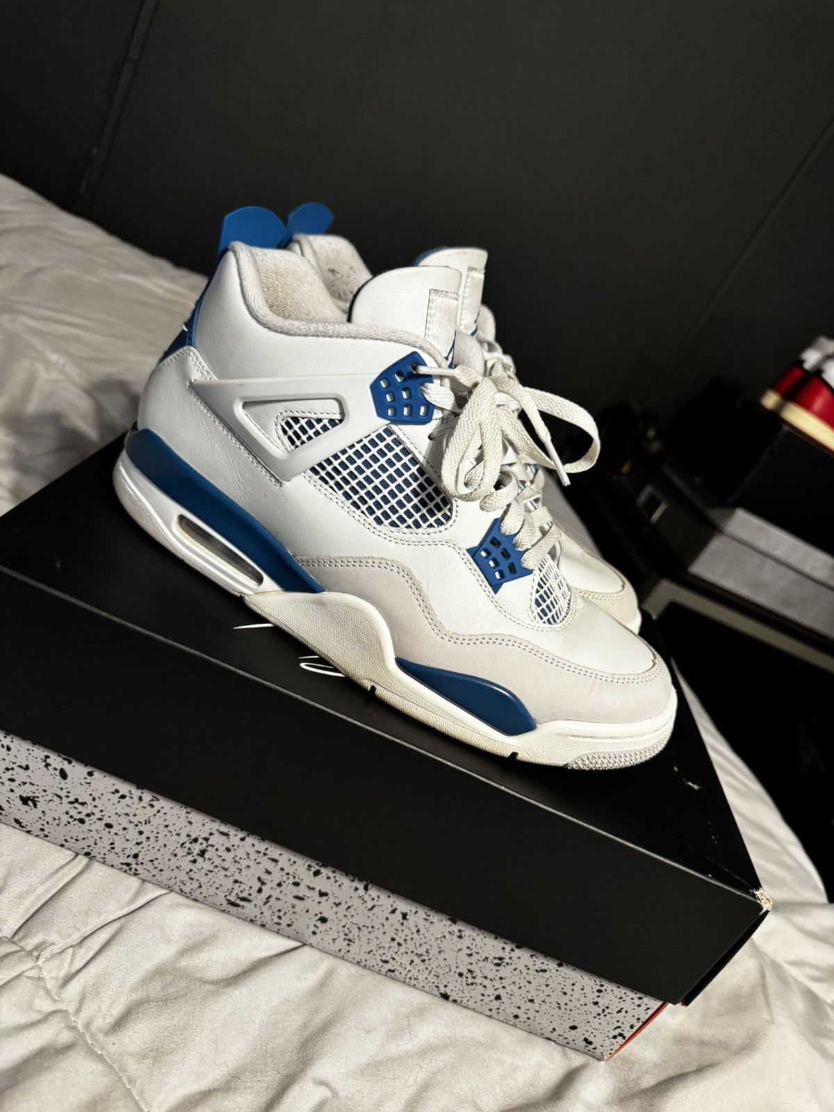 Jordan Brand Jordan 4 Retro Military Blue Size US 10 / EU 43 - 1 Thumbnail