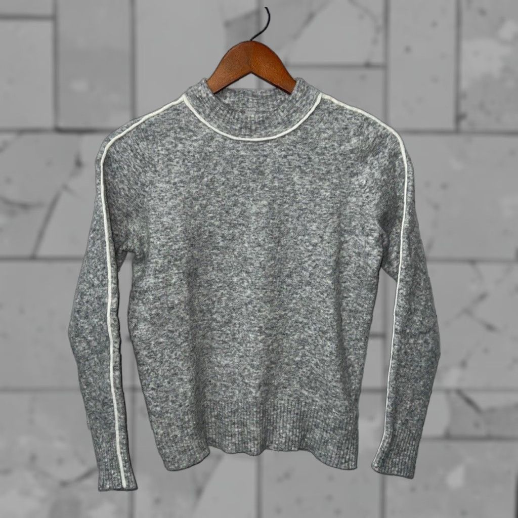 Athleta VINTAGE Athleta Wool Blend Sweater Pullover Womens Small Gray Casual Fall Size S / US 4 / IT 40 - 1 Thumbnail