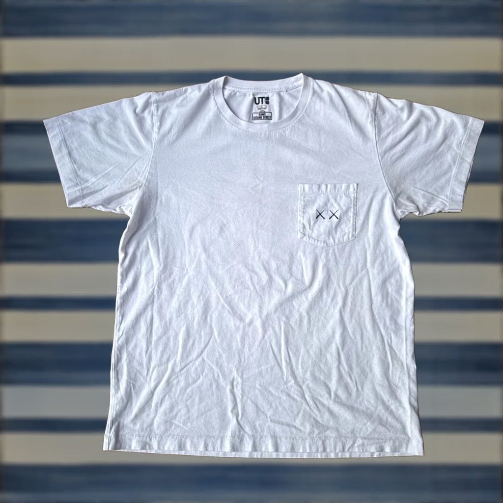 Uniqlo Kaws x Sesame Street Uniqlo UT Pocket T-Shirt Large White Crew Neck Short Sleeve Uniqlo Logo Elmo Art All Seasons Men Size US L / EU 52-54 / 3 - 1 Thumbnail