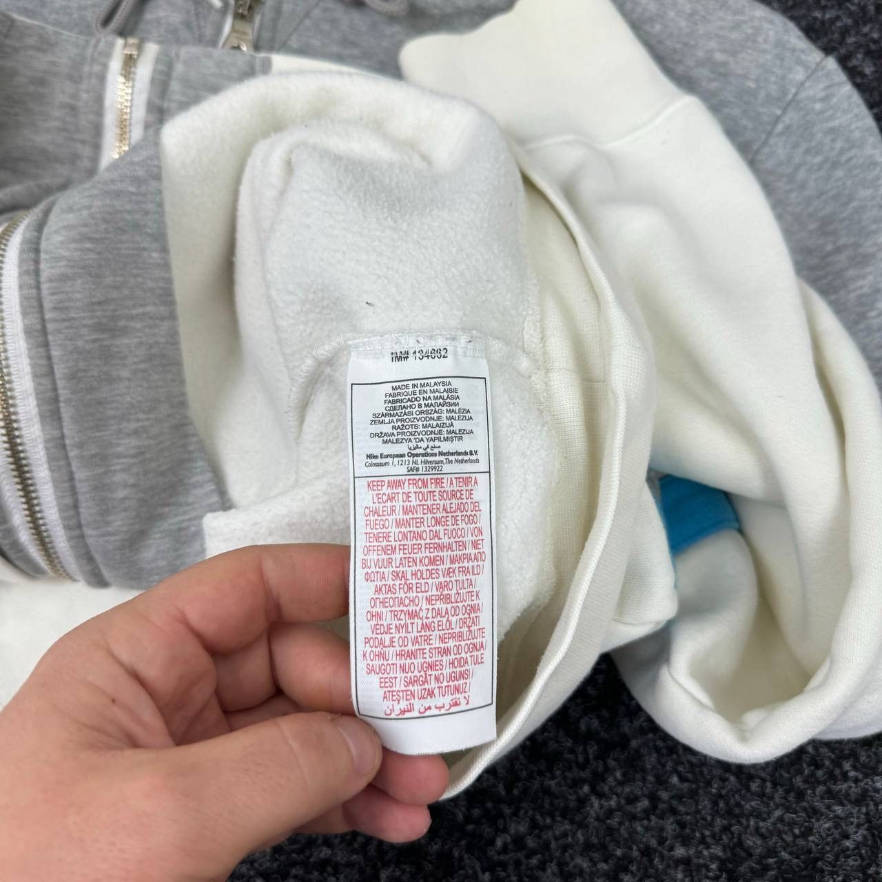 Nike Nike vintage zip up hoodie mini swoosh boxy baggy fit y2k Size US M / EU 48-50 / 2 - 4 Thumbnail