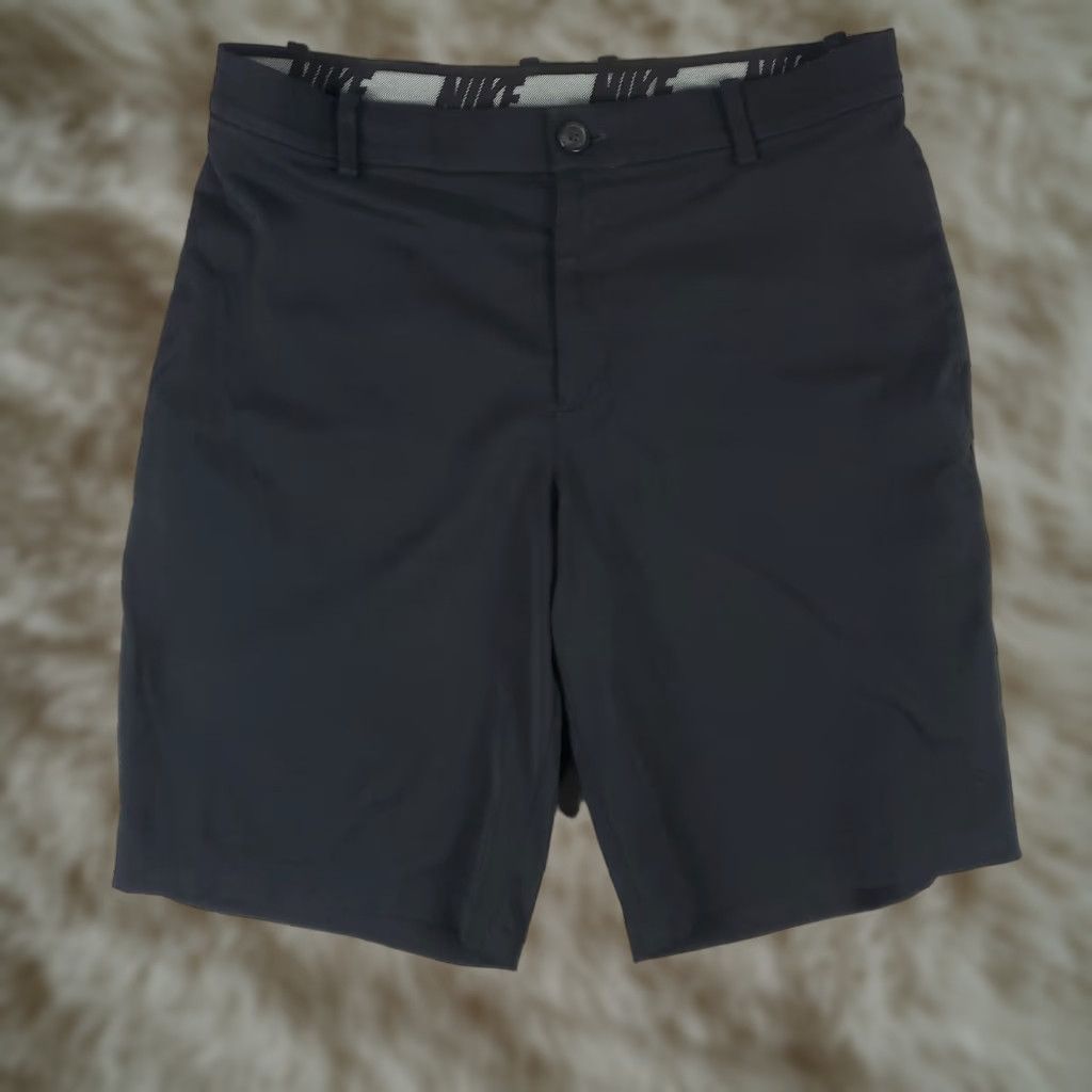 Nike Nike Shorts Mens Size 32 Black Golf Dri Fit Casual Flat Front Chino Size US 32 / EU 48 - 1 Thumbnail