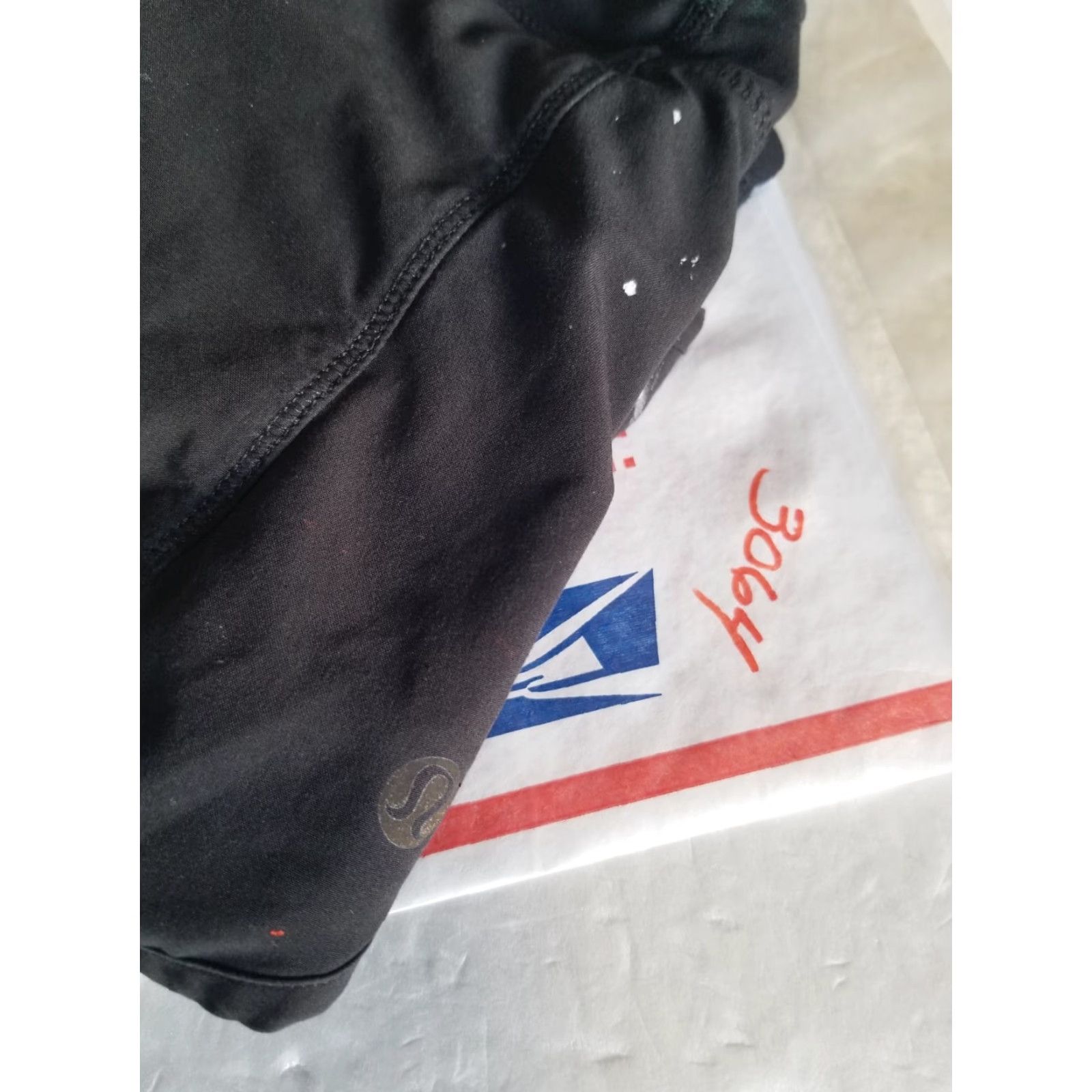 Lululemon Lululemon Women's Running Shorts Lined Black Size 4 Athletic Pockets Elastic Waist Graphic/Paint Stains - See Paint Stains Size 27" / US 4 / IT 40 - 7 Thumbnail