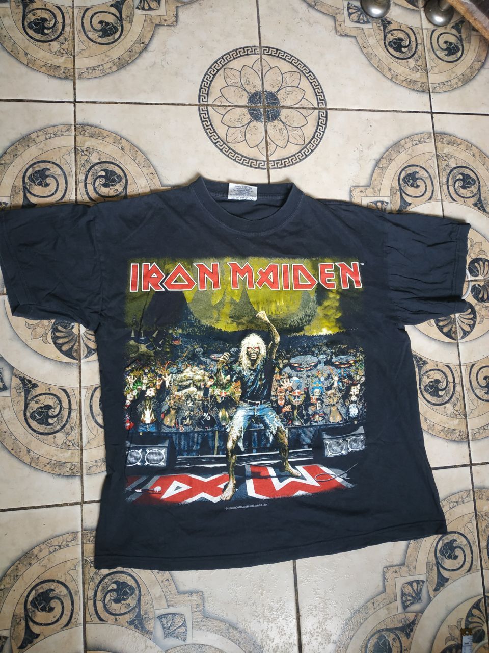 Iron Maiden Iron Maiden — 2000 Earls Court "That's Me Mum" Tee Vintage Size US M / EU 48-50 / 2 - 4 Thumbnail