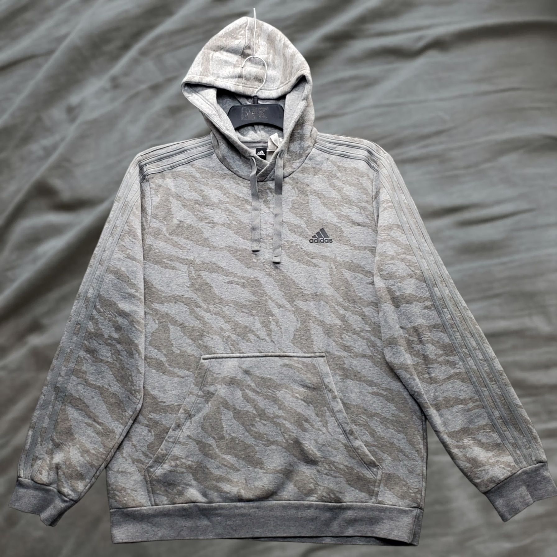 Adidas Adidas Pullover Hoodie Mens Large Multi Tiger Print Fleece Lined Essentials AOP Shirt Size US L / EU 52-54 / 3 - 1 Thumbnail