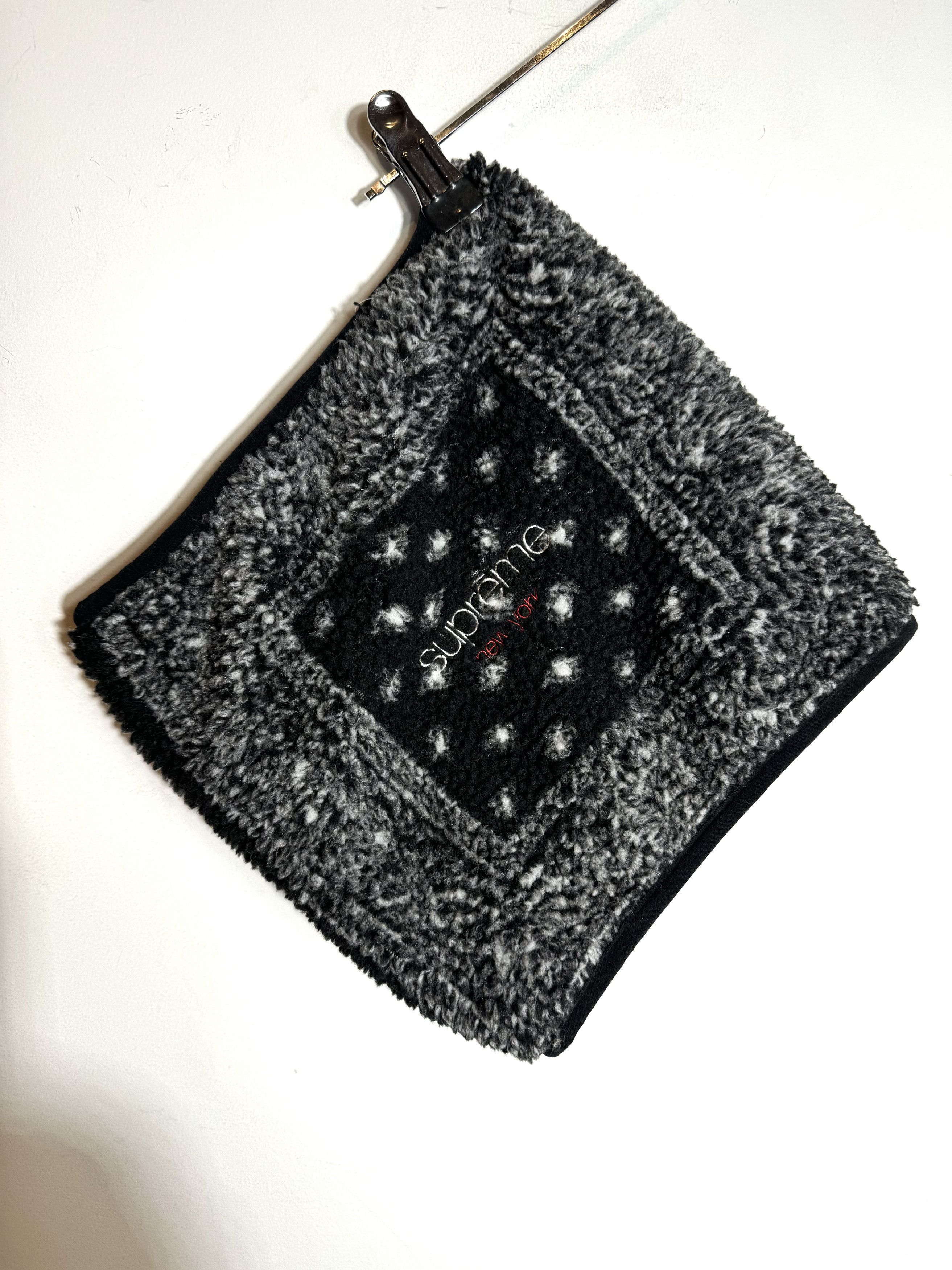 Supreme Fleece Neck Gaiter | Grailed