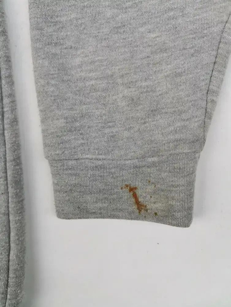 Disney × Mickey Mouse Disney Mickey Mouse World Famous Big Logo Sweatshirt Size US L / EU 52-54 / 3 - 7 Thumbnail