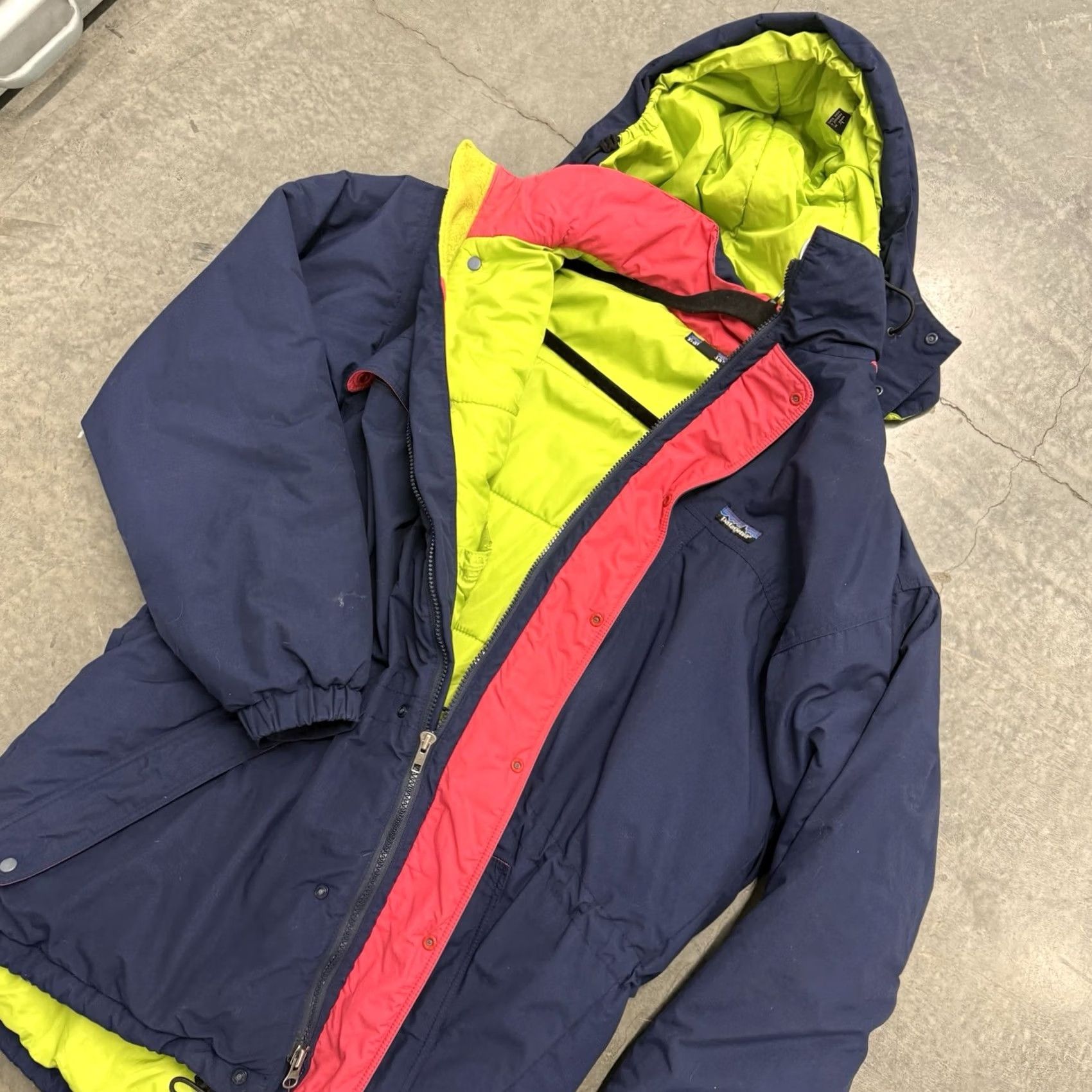 Patagonia VINTAGE Patagonia Jacket Mens L Pink Green Rain Coat Bright Rare Snow Weather Size US L / EU 52-54 / 3 - 2 Thumbnail