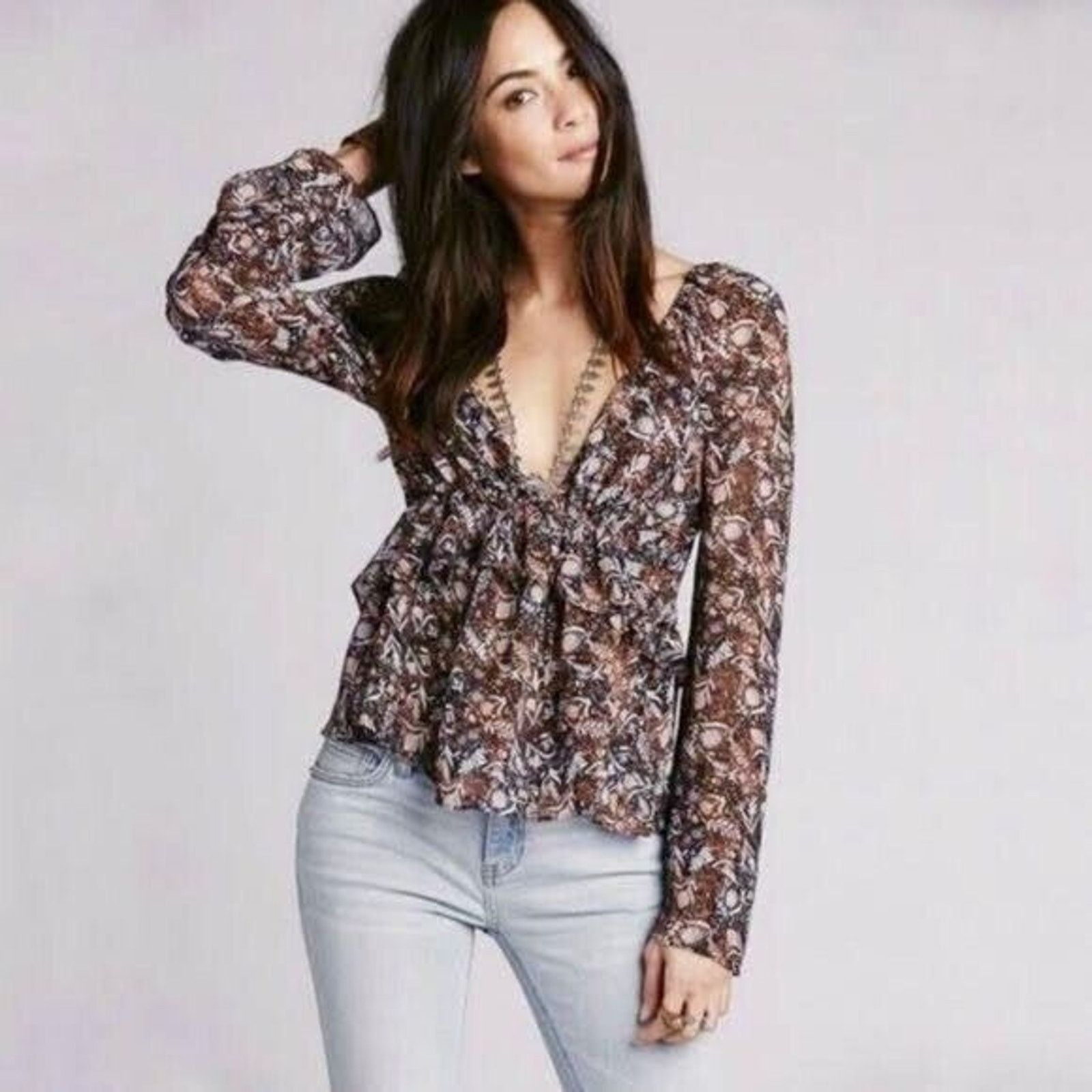 Free People New Free People Uptown Floral Bell Sleeve Blouse Retail $118 Size S / US 4 / IT 40 - 1 Thumbnail