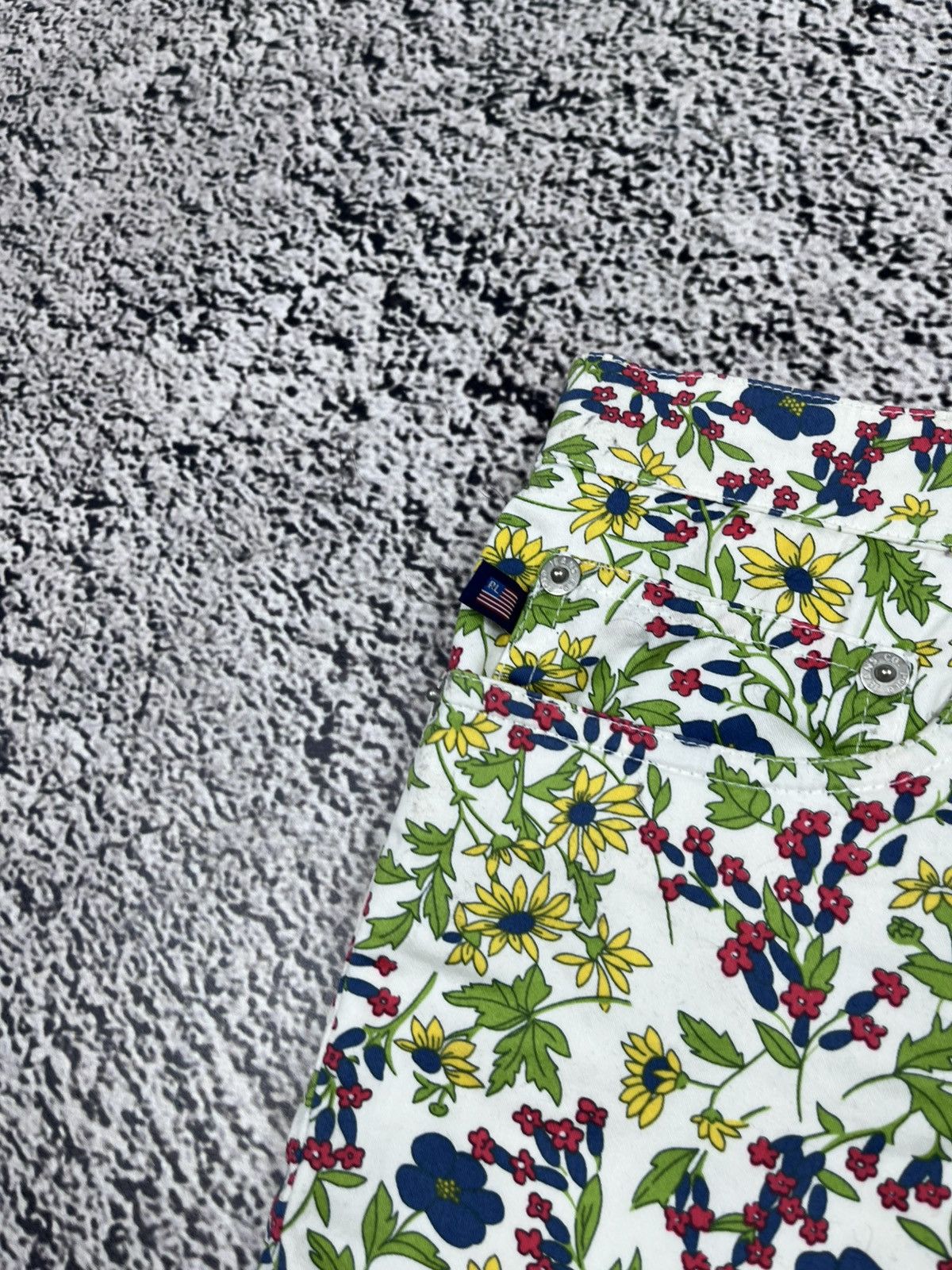 Ralph Lauren Vintage Ralph Lauren Polo Jeans Floral mini shorts Size 27" / US 4 / IT 40 - 3 Thumbnail
