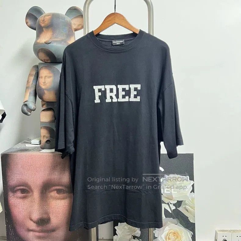 Balenciaga Balenciaga FREE Short Sleeve T-shirt. Size US S / EU 44-46 / 1 - 1 Thumbnail