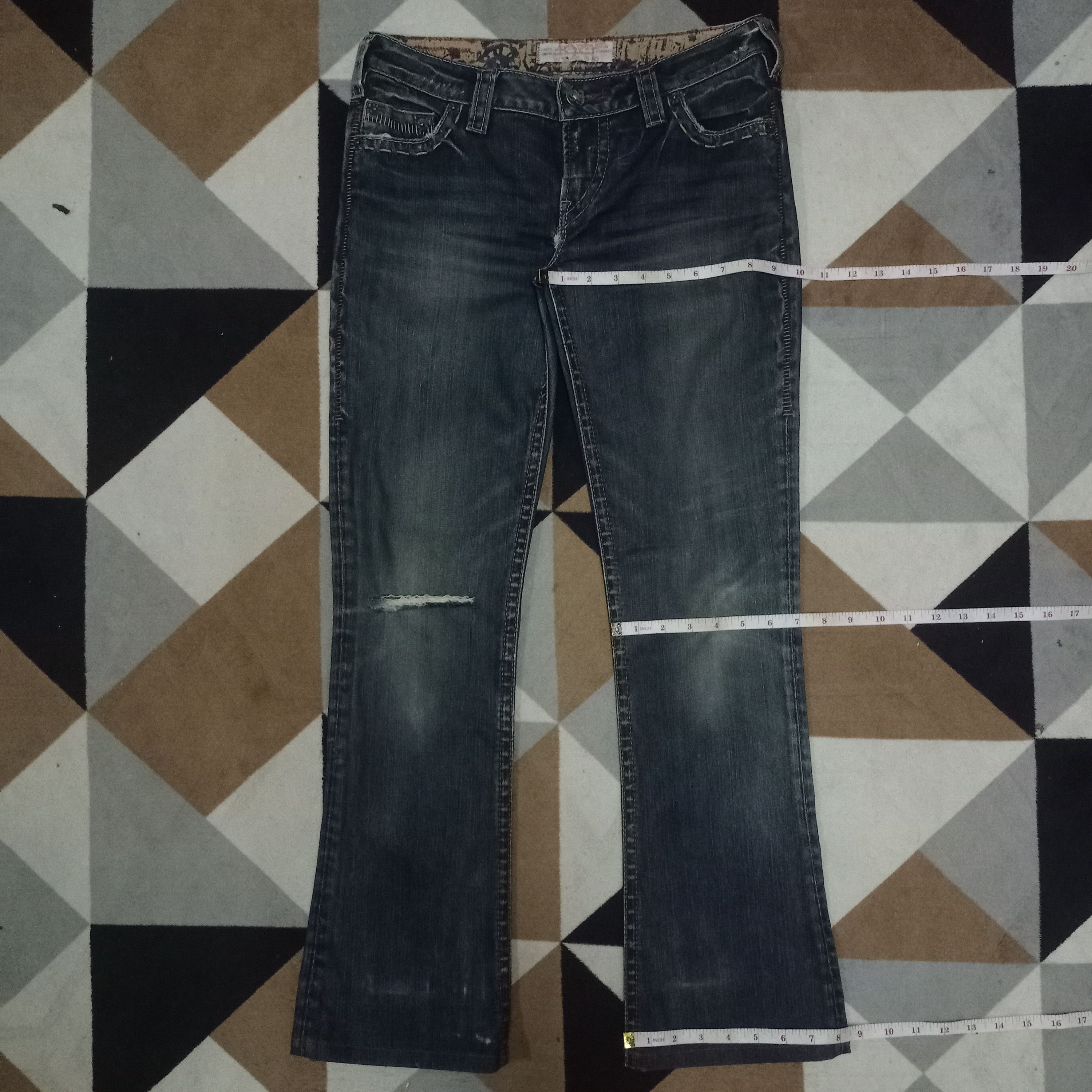 Japanese Brand Vintage Japanese Brand Washed Blue Flare Style Jeans Size 30" / US 8 / IT 44 - 12 Thumbnail