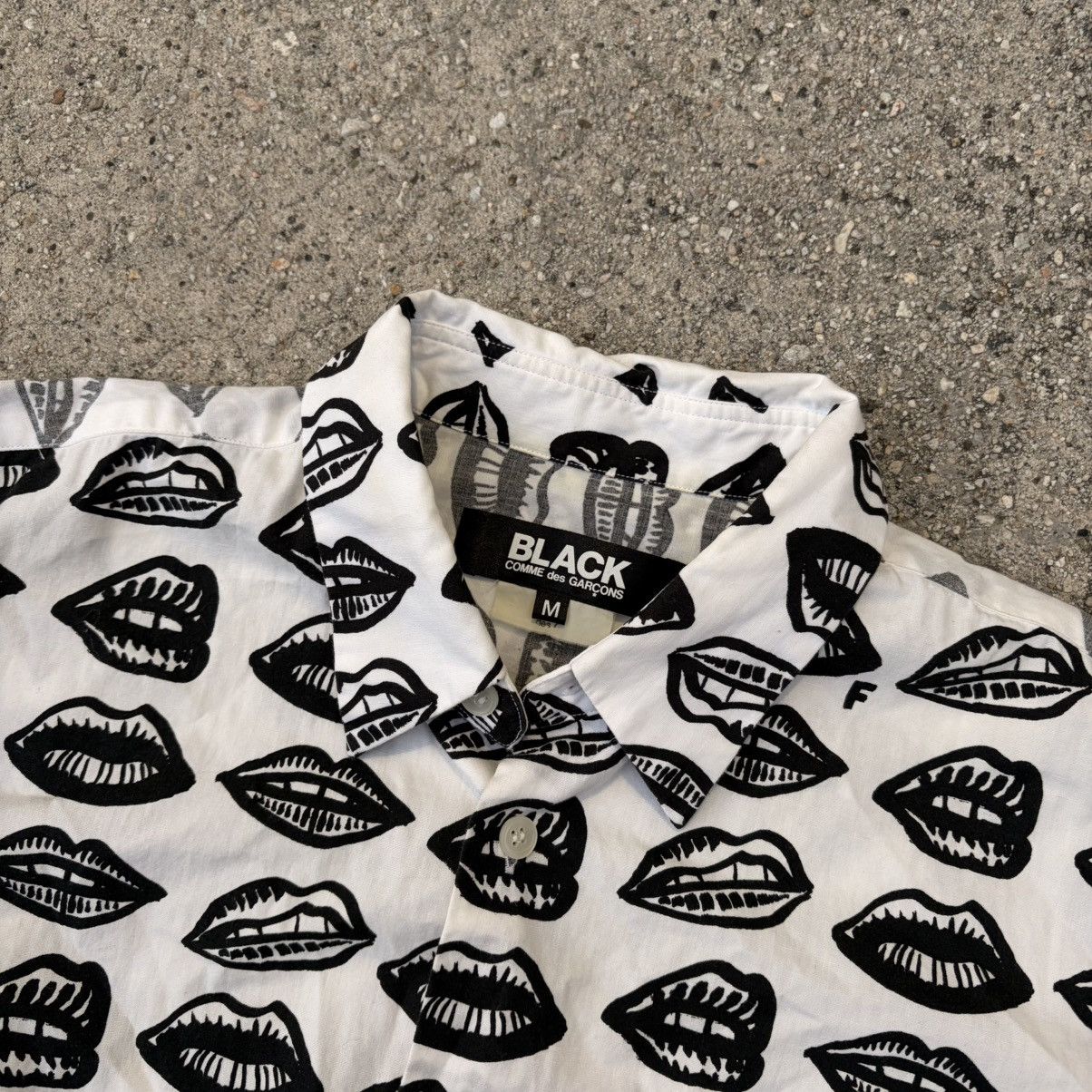 Comme des Garcons Black Black Comme des Garcons Lips Button Up 2014 Size Medium Rare Size US M / EU 48-50 / 2 - 2 Thumbnail