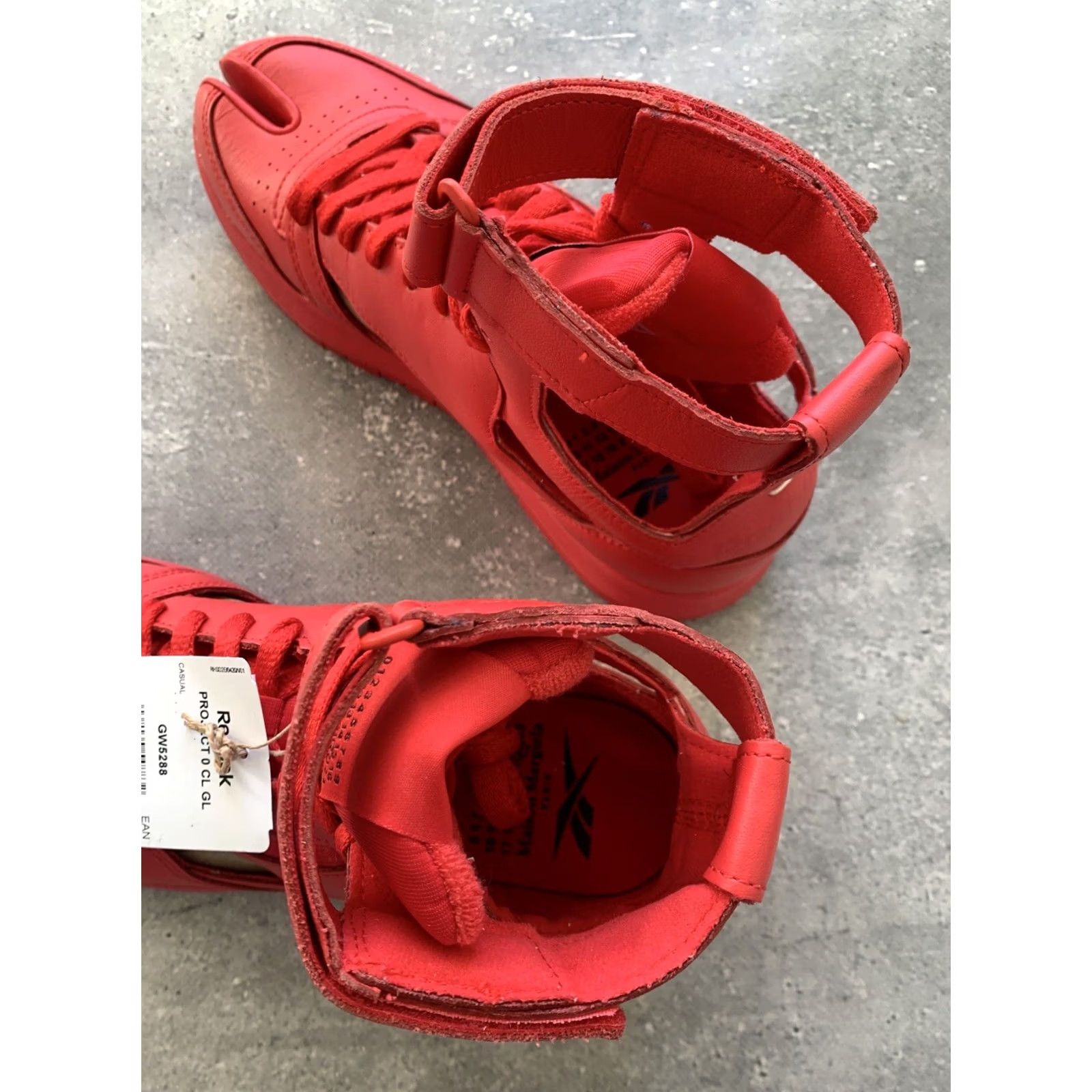 Maison Margiela MAISON MARGIELA x REEBOK CLASSIC SNEAKERS TABI RED SIZE US 9.5 UK 8.5 EU 42.5 Mens Sneaker Size US 9 / EU 42 - 6 Thumbnail