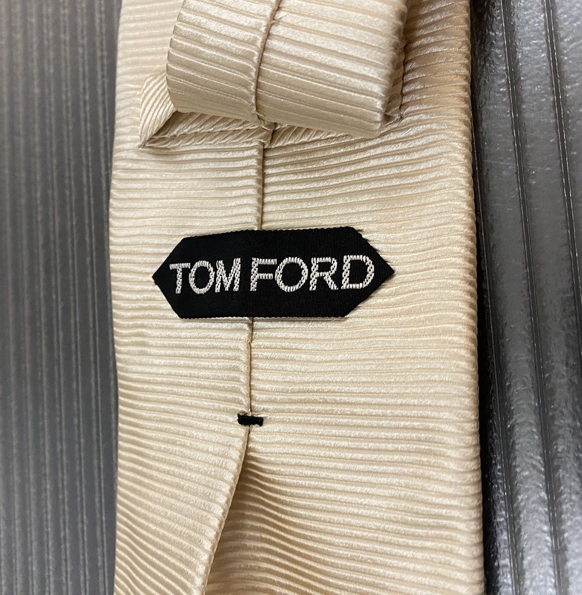 Tom Ford Tom Ford 🇮🇹 silk twill cream necktie nwot Size ONE SIZE - 3 Thumbnail