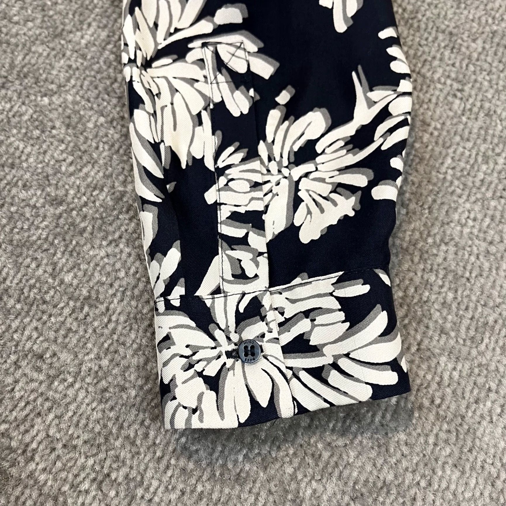 Hugo Boss HUGO BOSS Long Sleeve Button-Up Shirt Women's M Multicolor Floral Silk Casual Size M / US 6-8 / IT 42-44 - 7 Thumbnail