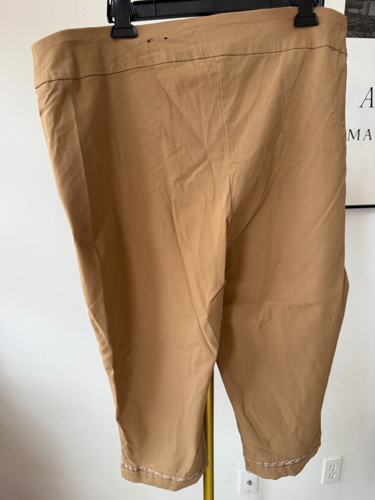 JM Collection JM Collection Womens XL Tan Capri Pants Beaded Cuffs Stretc Size 30" / US 8 / IT 44 - 5 Thumbnail