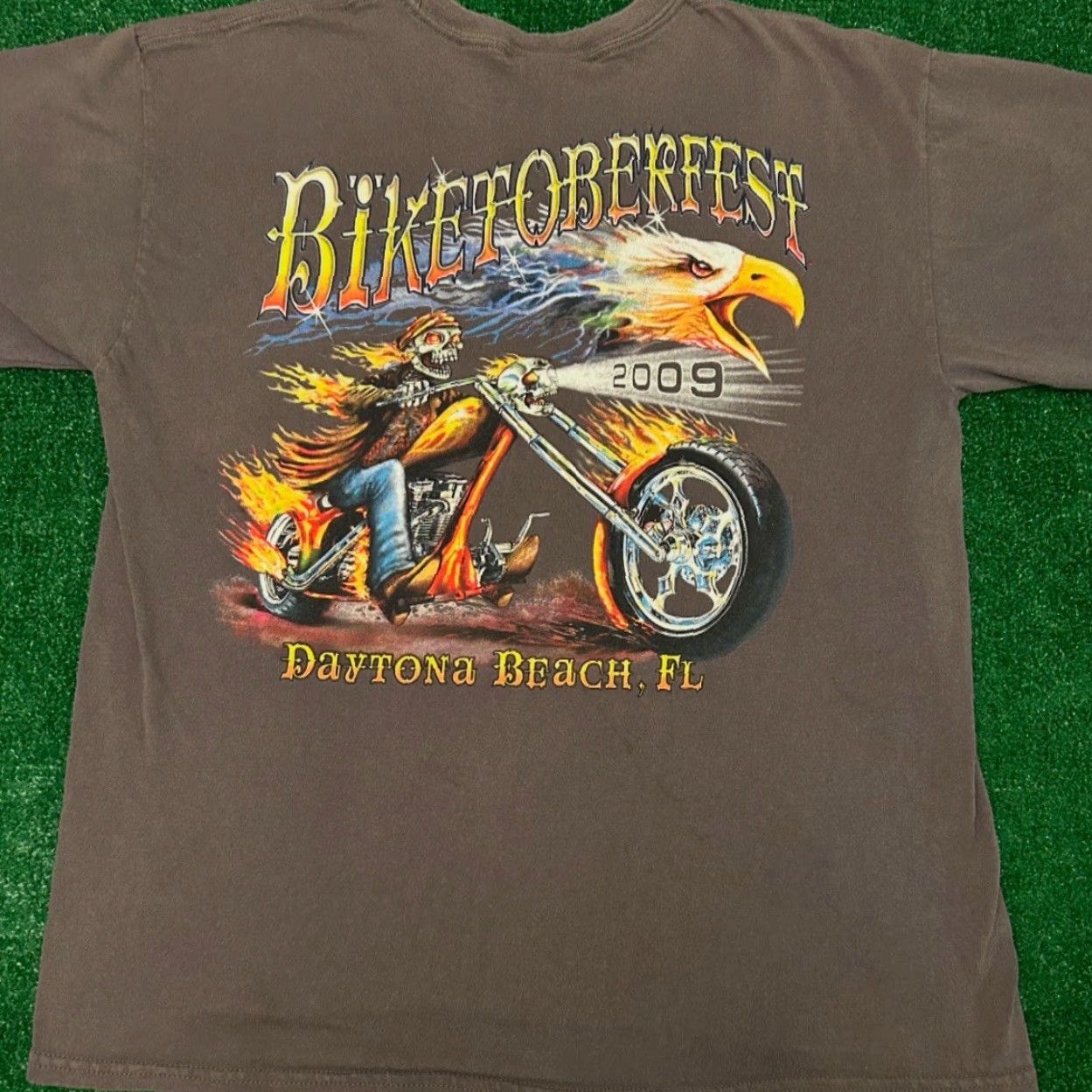 Vintage VINTAGE Y2K Daytona Bike Week 2009 Skull Flames Chopper VTG Biker Bar Shirt Sz L Size US L / EU 52-54 / 3 - 4 Thumbnail