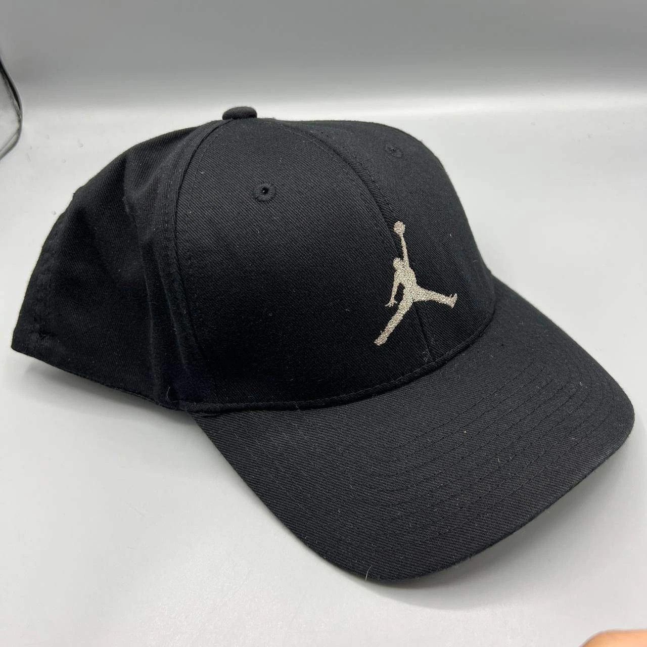 Jordan Brand Air Jordan Wings Hat Men S-M Embroidered Stretch Fitted Size ONE SIZE - 8 Thumbnail