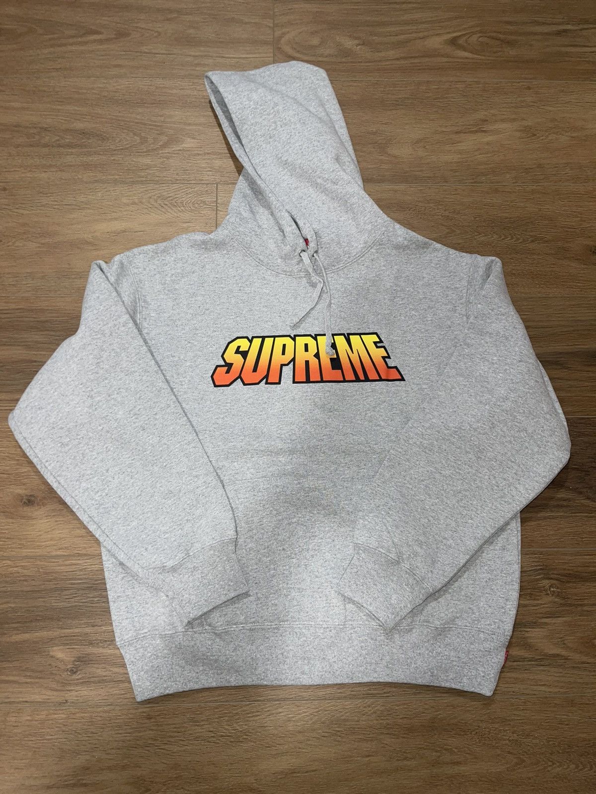 Supreme Supreme Gradient Hooded Sweatshirt Light Grey size Small Size US S / EU 44-46 / 1 - 1 Thumbnail