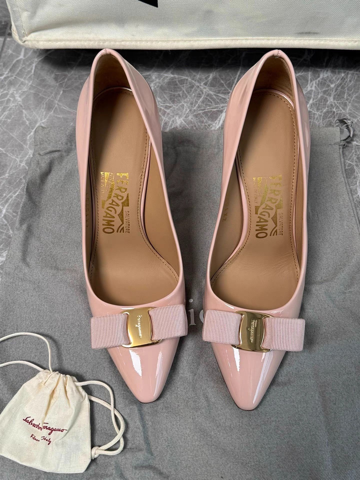 Salvatore Ferragamo FERRAGAMO Women's Pale Pink High Heels (Pumps) K6 Size US 8 / IT 38 - 4 Thumbnail