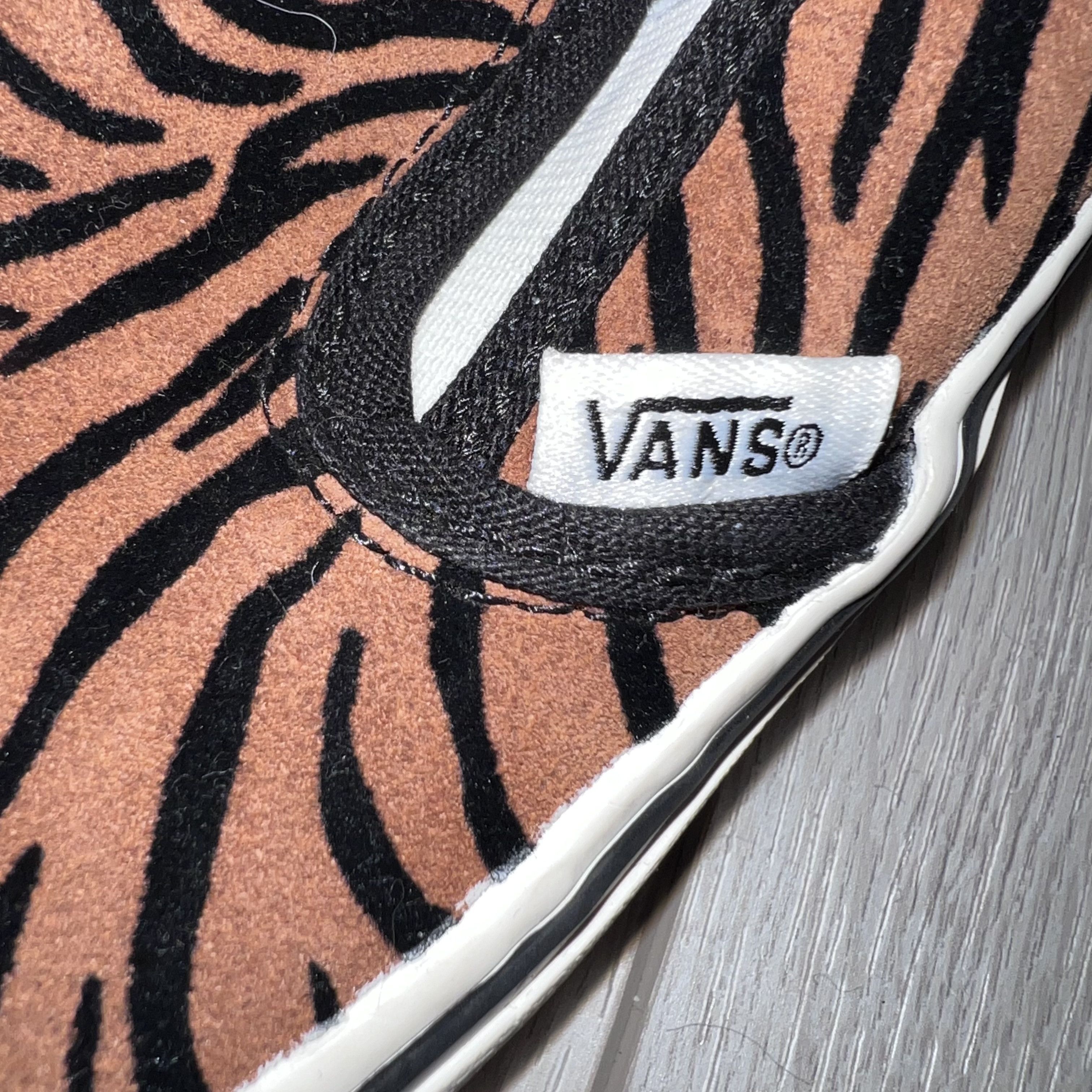 Vans Vans Slip-On Sf Tiger Animal Print - Size 9.5 Size US 9.5 / IT 39.5 - 5 Thumbnail