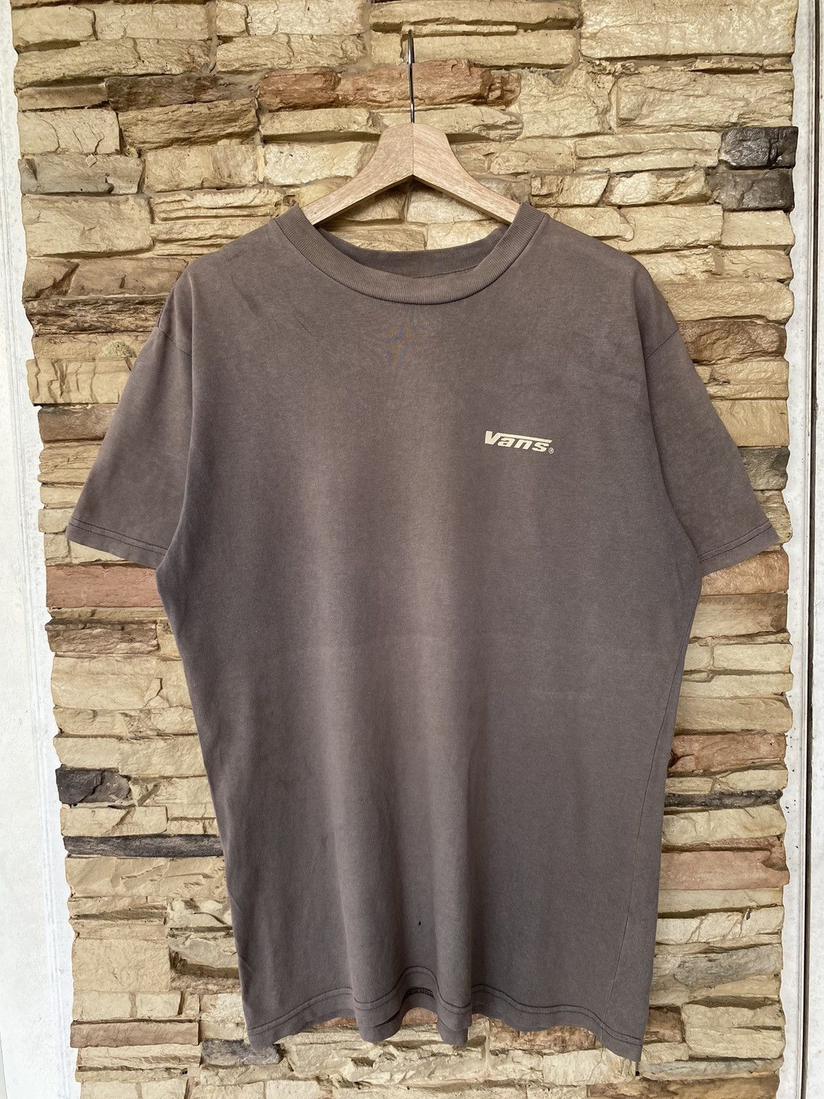 Vintage Vintage Vans 90s Backhit Print Tees Distressed Faded Size US L / EU 52-54 / 3 - 2 Thumbnail
