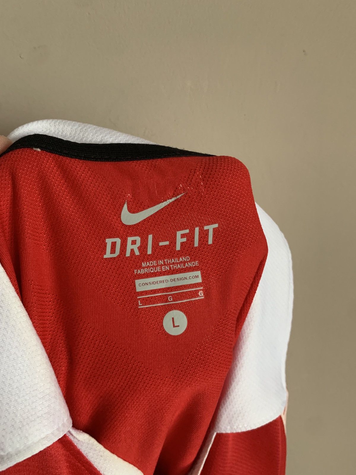 Nike Manchester United 2010 2011 home Nike vintage soccer jersey Size US L / EU 52-54 / 3 - 8 Thumbnail