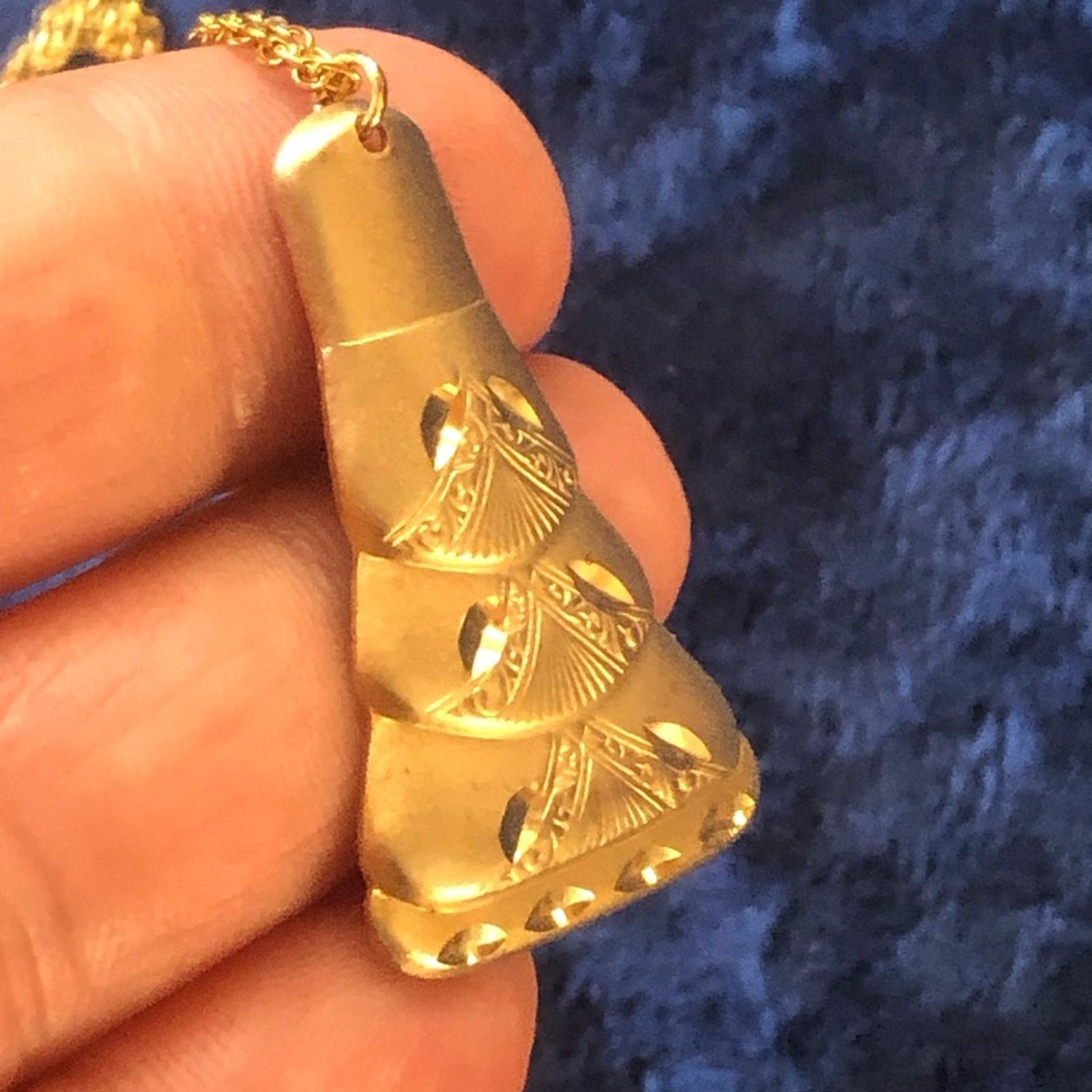Vintage Vintage repurpose diamond cut gold pendant on chain necklace Size ONE SIZE - 3 Thumbnail