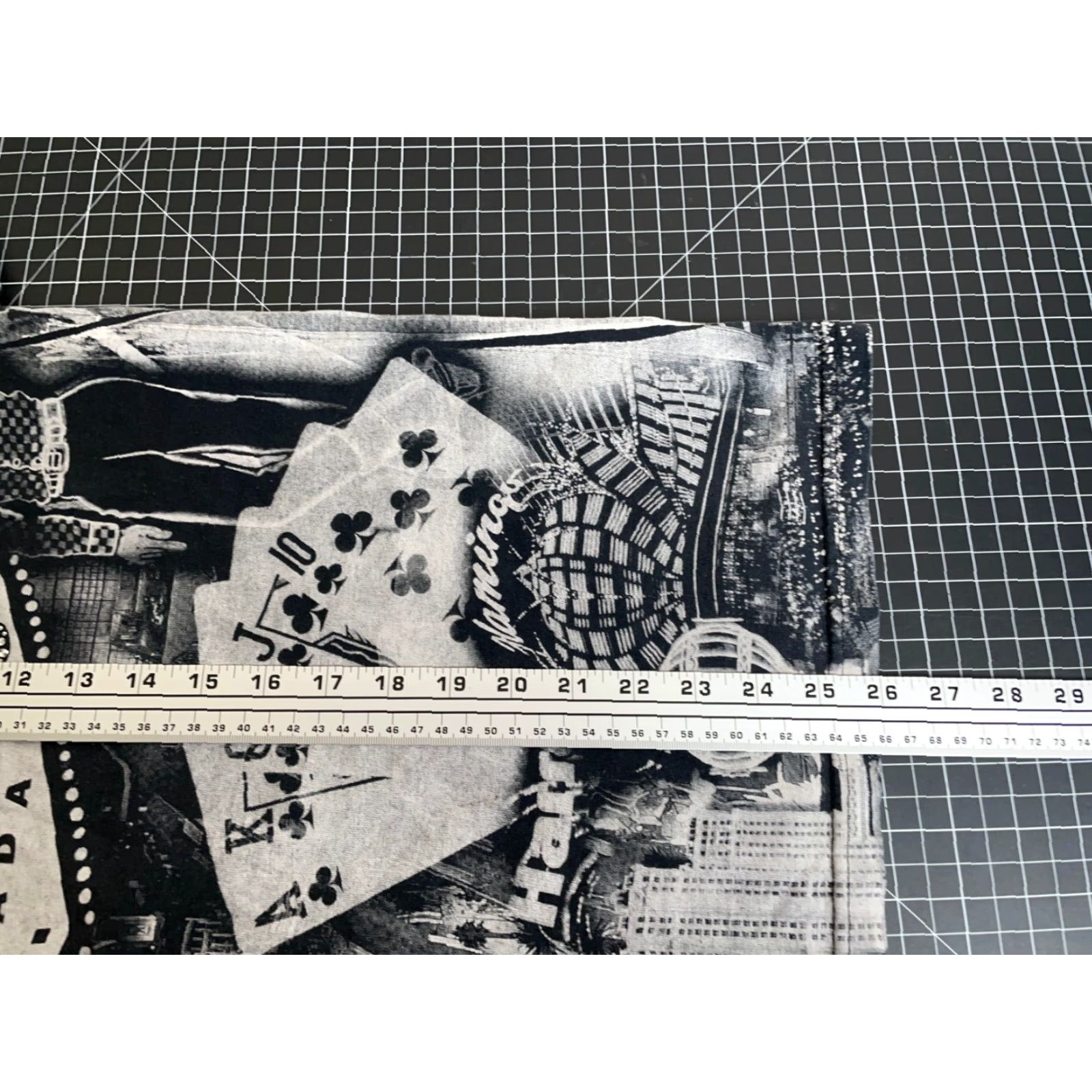 Vintage VINTAGE Chelona USA Las Vegas T-Shirt All Over Print Rhinestone Cotton Adult Large Black City Retro Size US L / EU 52-54 / 3 - 6 Thumbnail