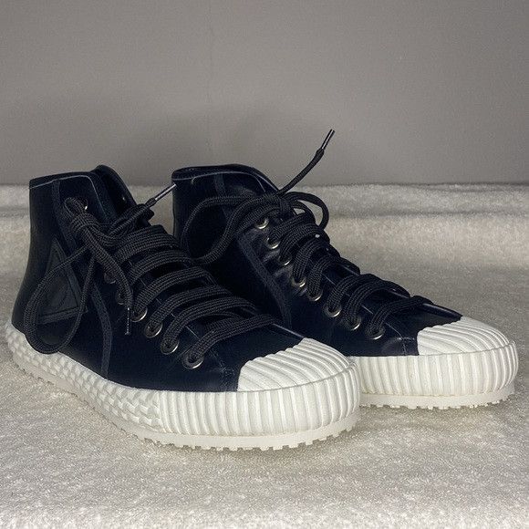 Jimmy Choo Jimmy Choo Black Leather High Top Sneakers (EUR 41 / US 8) Size US 8 / EU 41 - 3 Thumbnail