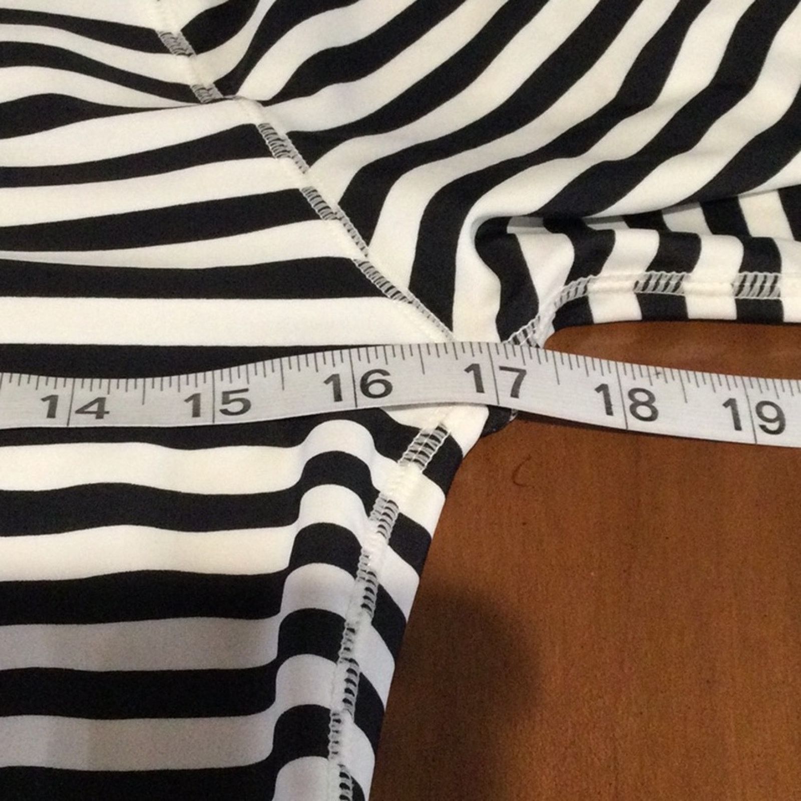 Old Navy Old Navy Black/White Stripe Long Sleeve Bodycon Top M Size M / US 6-8 / IT 42-44 - 14 Thumbnail