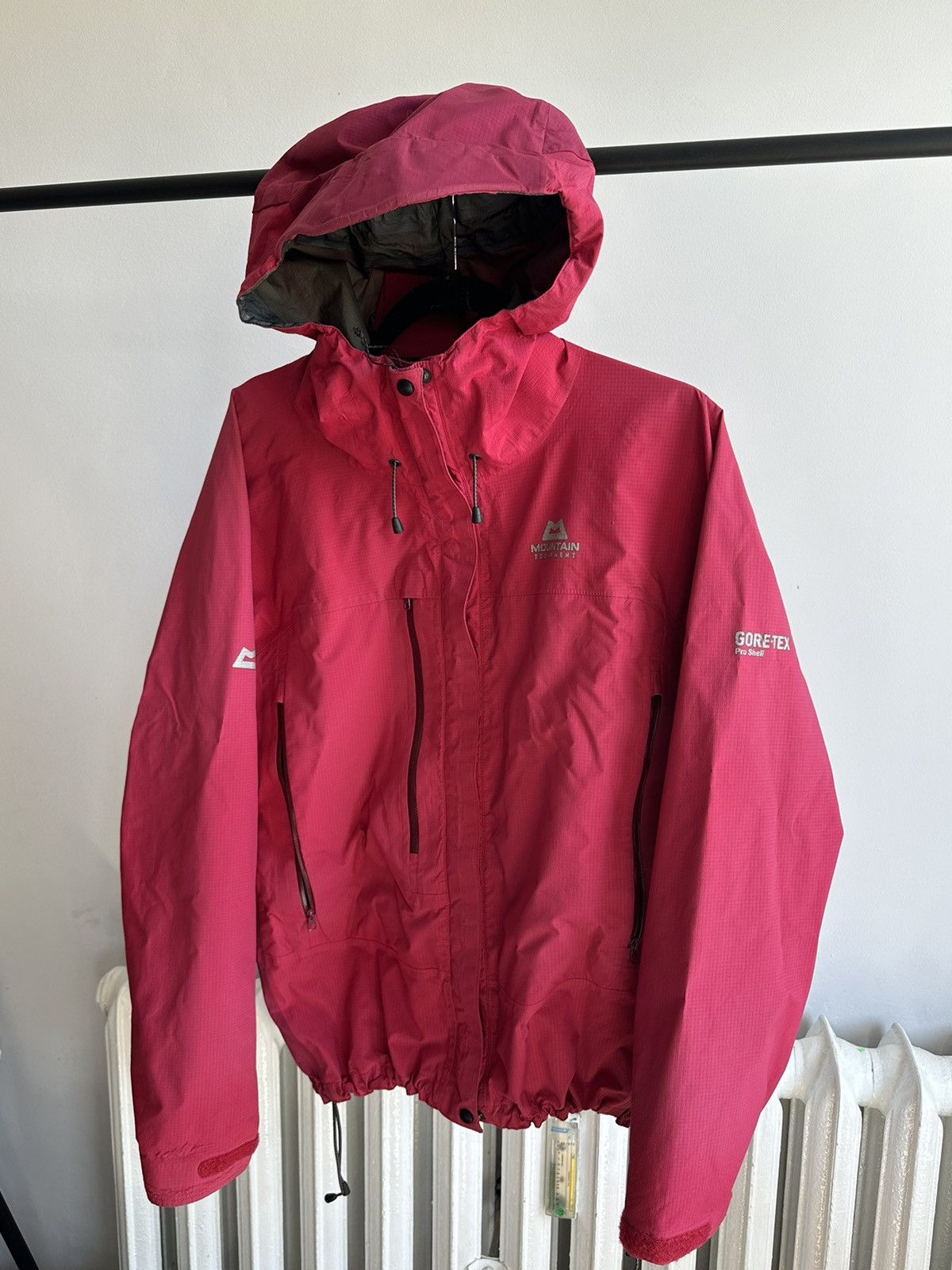 Mountain Equipment Co-op Canada Jacket purchases Women's L GORE-TEC Windbreaker RED