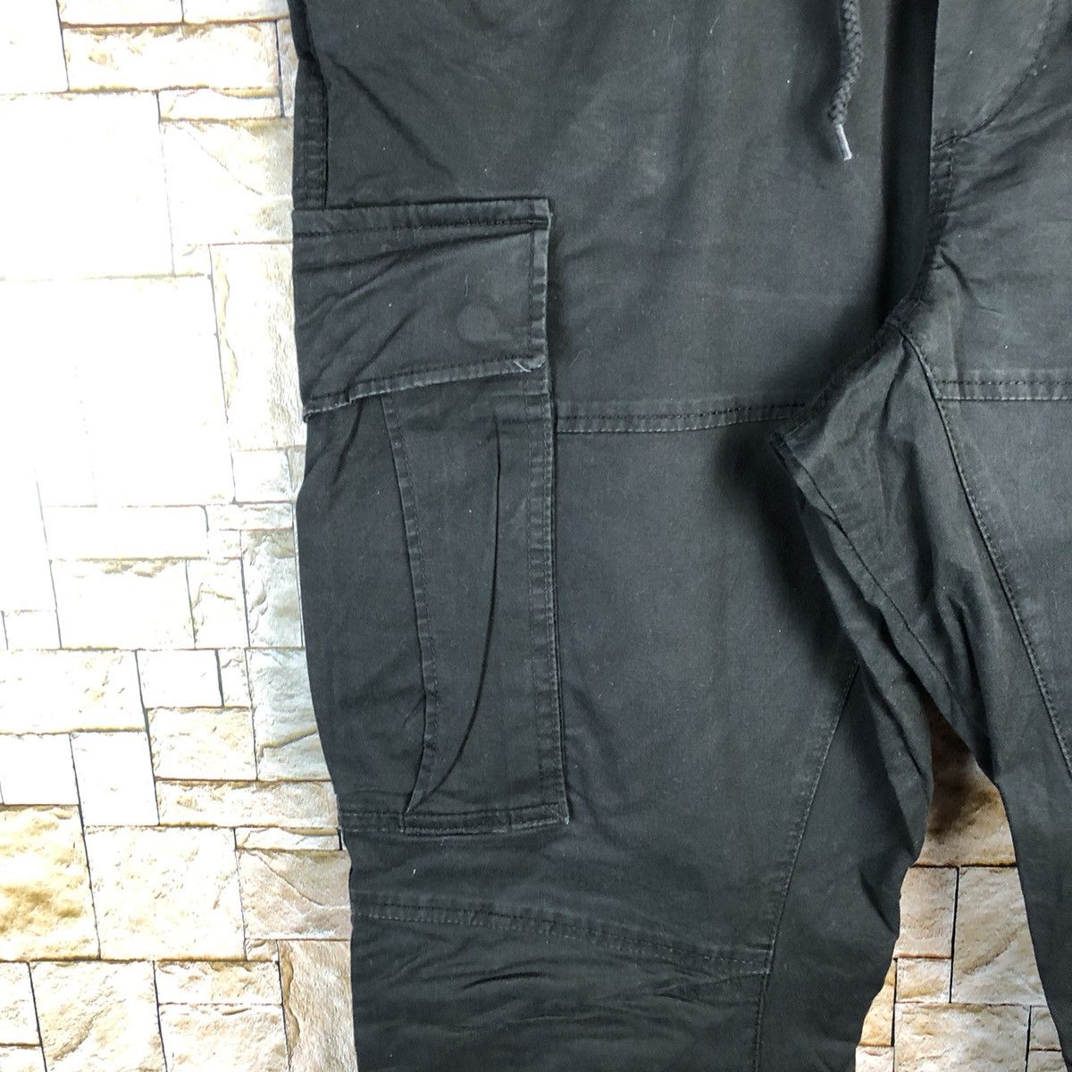 Japanese Brand H&M Black Cargo Multipocket Joggers Pants #A121 Size US 34 / EU 50 - 11 Thumbnail