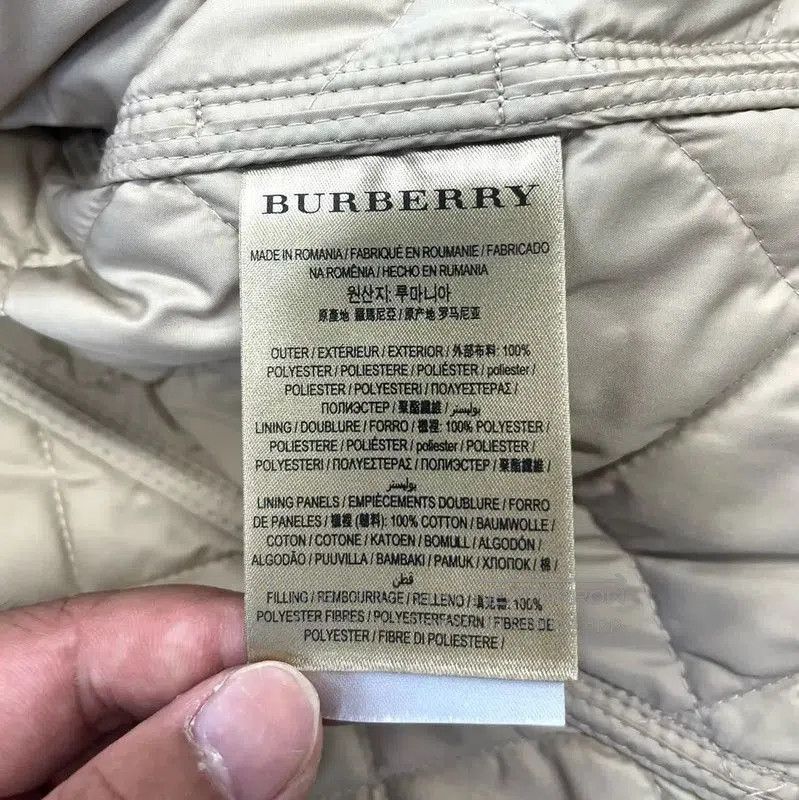 Burberry Burberry Beige Quilted Women's Cotton Jacket. Size S / US 4 / IT 40 - 4 Thumbnail