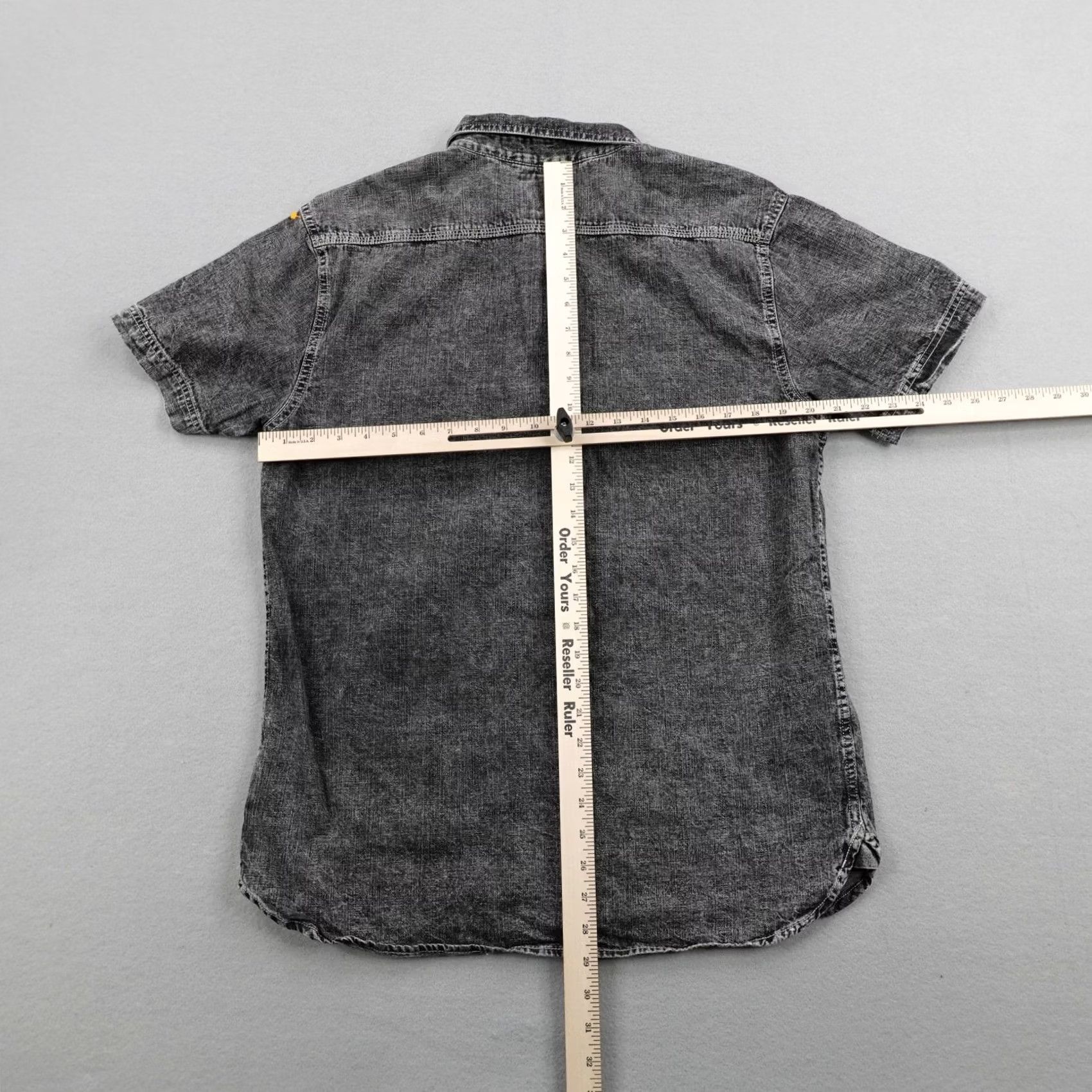 Levi's Levi's Shirt Mens Large Gray Chambray Faded Washed Button Up Short Sleeve Work Size US L / EU 52-54 / 3 - 4 Thumbnail