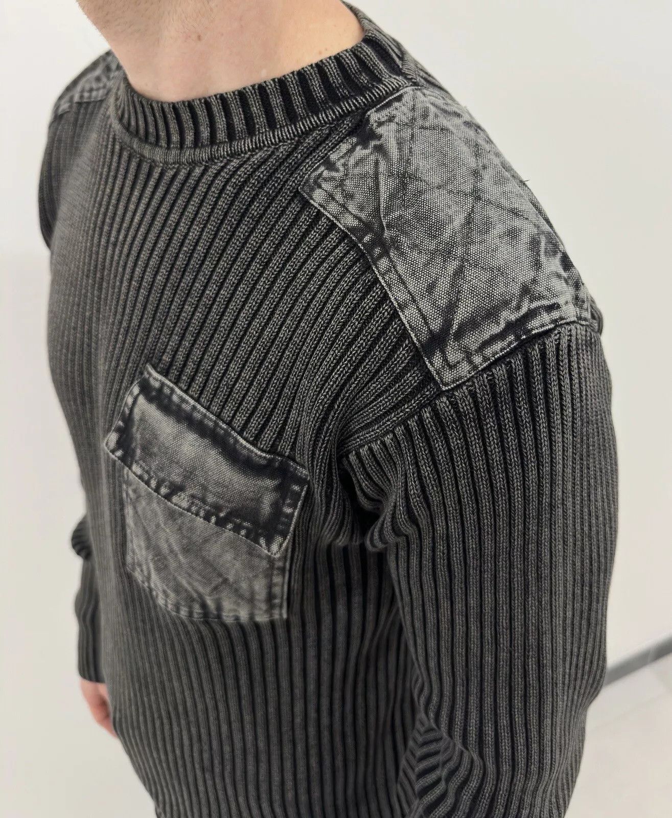Vintage VINTAGE 2000s Y2K MENS STYLE DIESEL RIBBED SWEATER FADED Size US L / EU 52-54 / 3 - 2 Thumbnail