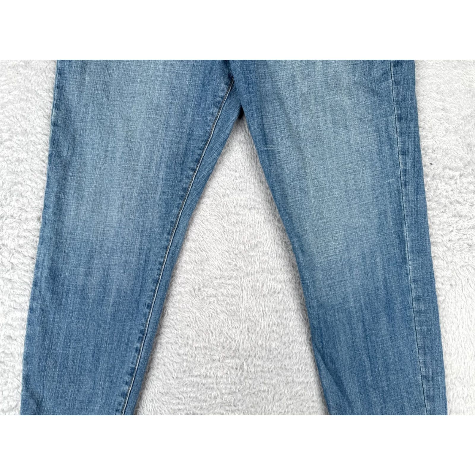 Lucky Brand Lucky Brand Jeans Women 12 Blue Denim Capri Mid Rise 32x26 Jeans Capris Vintage Millennial Style Womens Size 34" / US 12 / IT 48 - 3 Thumbnail