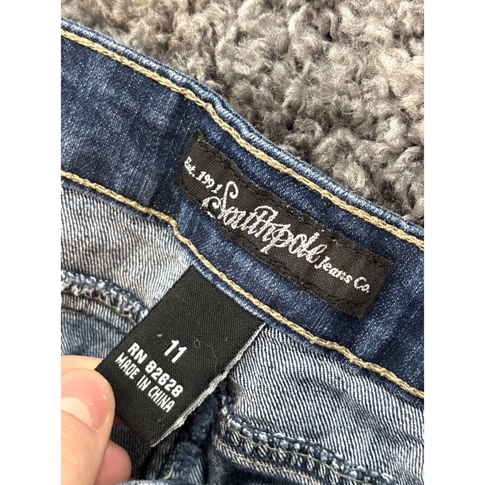 Southpole VINTAGE South Pole Denim Short Shorts Womens 11 Pocket Low Rise 90s Y2K Rhinestone Dark Wash Blue 100% Cotton Cut-Off Festival Beach Casual Women Size 32" / US 10 / IT 46 - 7 Thumbnail