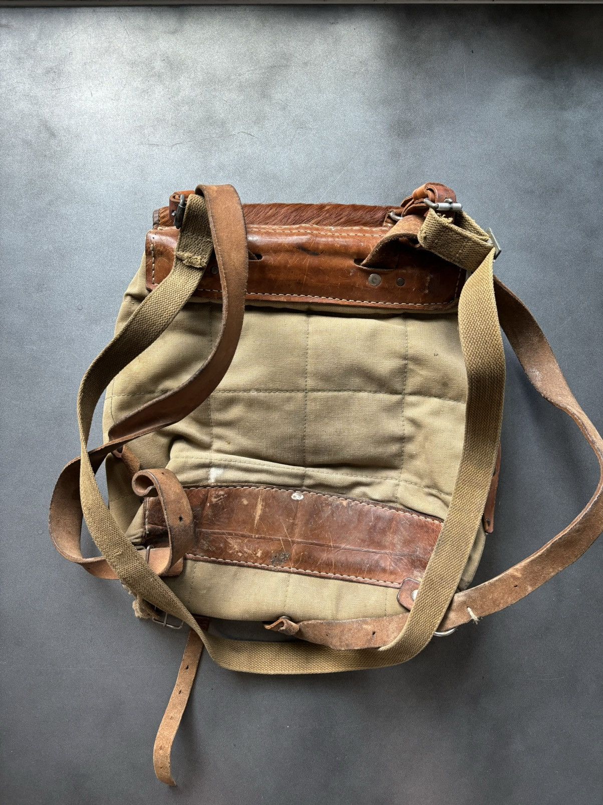 Vintage Vintage WW2 German Army M39 Tornister Fur Messenger Backpack Size ONE SIZE - 4 Thumbnail