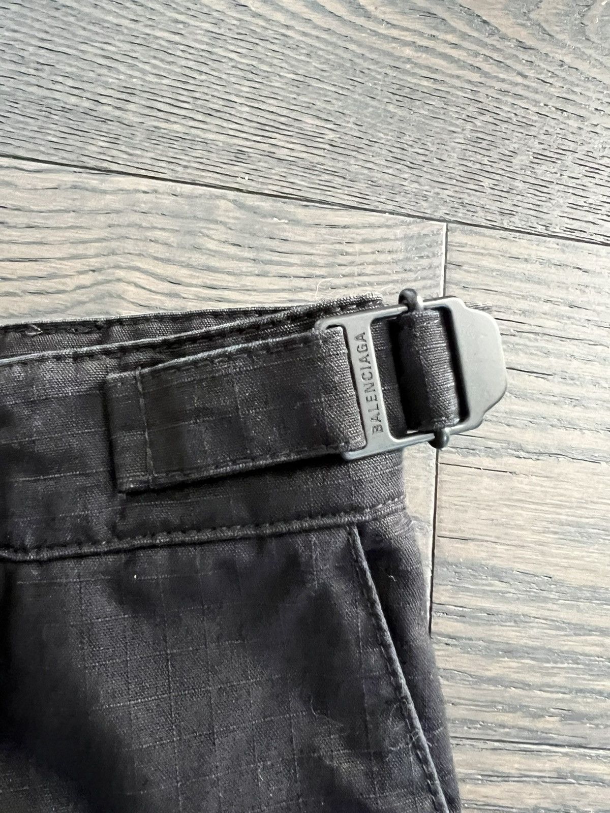 Balenciaga BALENCIAGA FLARED CARGO PANTS IN BLACK Size US 30 / EU 46 - 7 Thumbnail