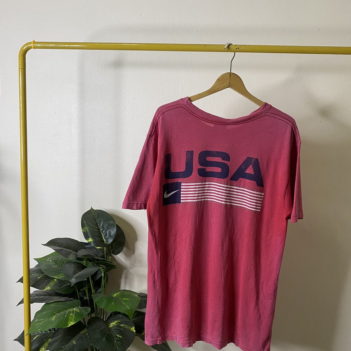 Nike Vintage 1990s Nike USA Flag Faded Tee Size US M / EU 48-50 / 2 - 1 Thumbnail