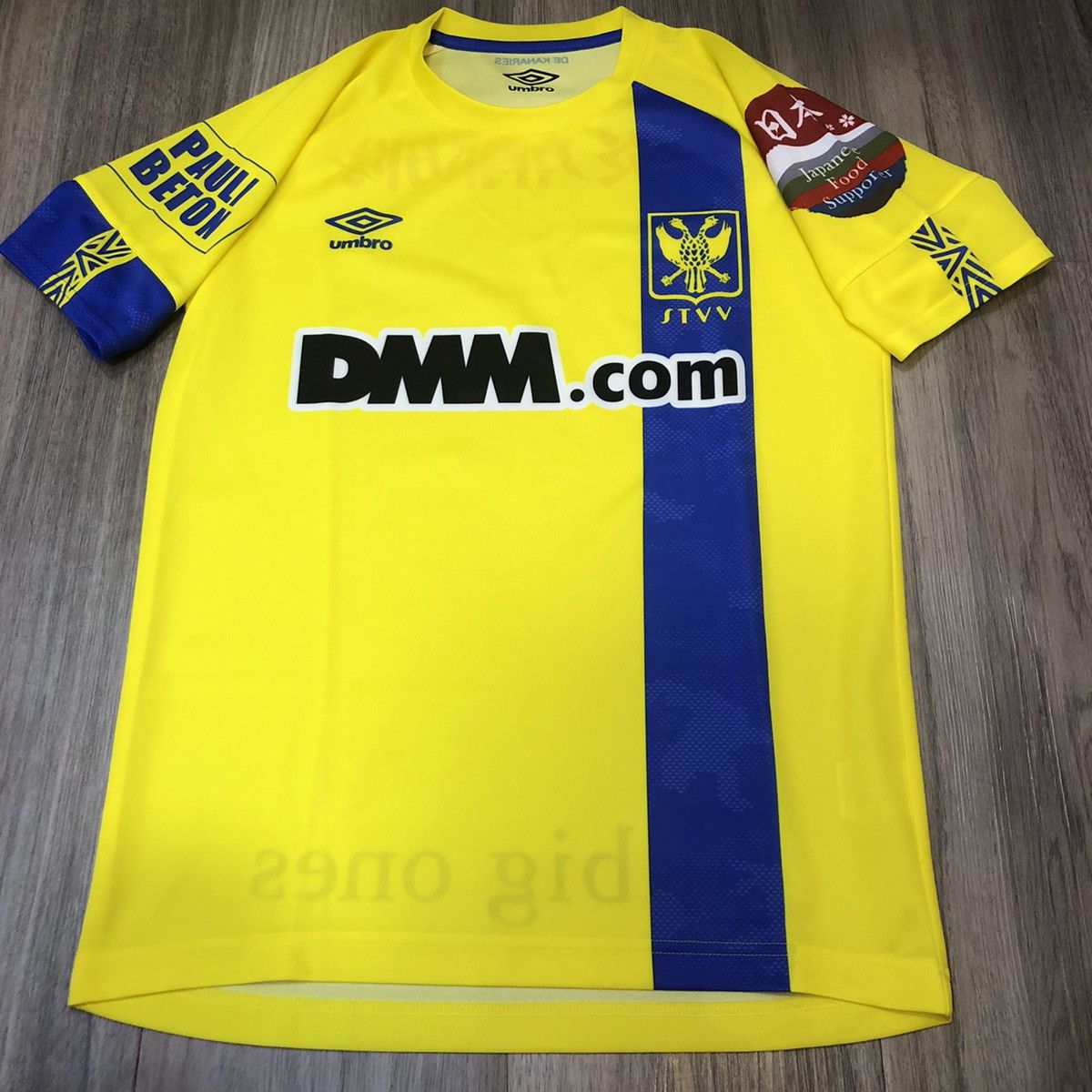 Umbro Sint-truiden 19/20 home jersey Size US S / EU 44-46 / 1 - 1 Thumbnail